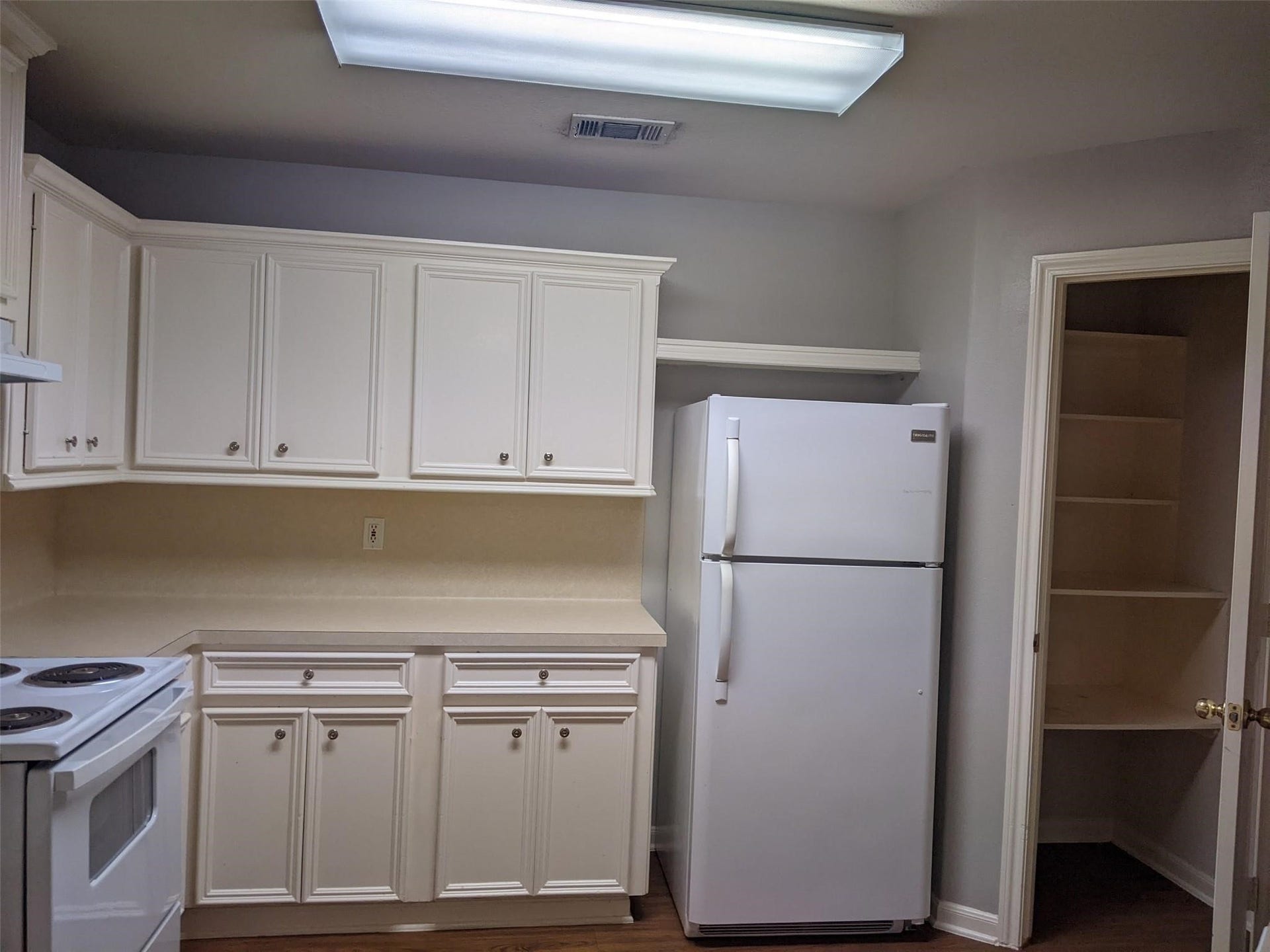 218 Canterbury Drive, Conroe, TX 77303