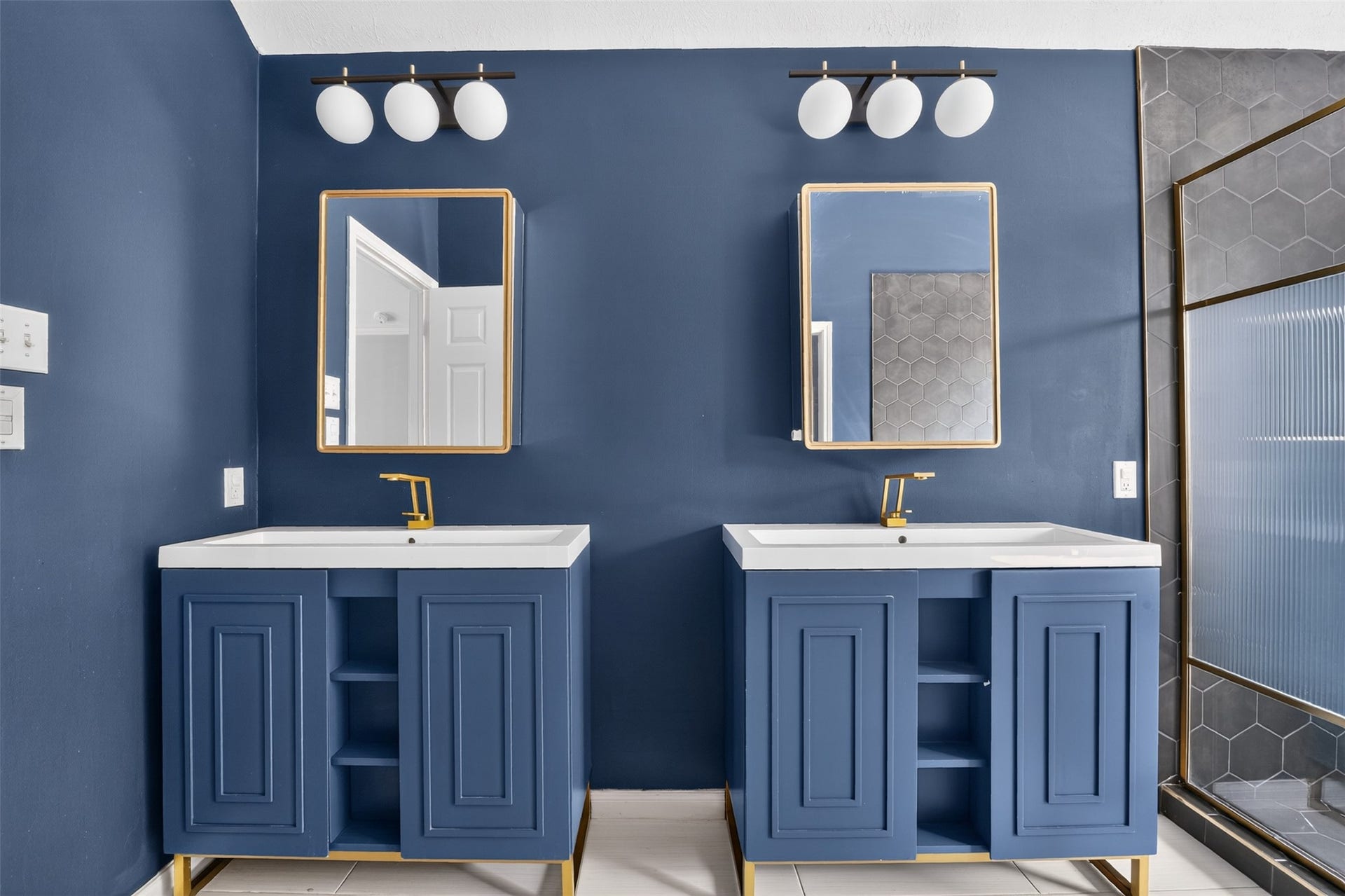 Double sinks make busy mornings a breeze.