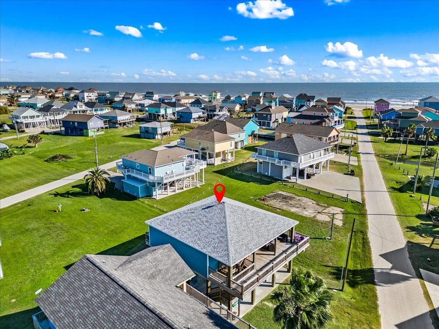 Property photo for 940 Driftwood Drive, Crystal Beach, TX