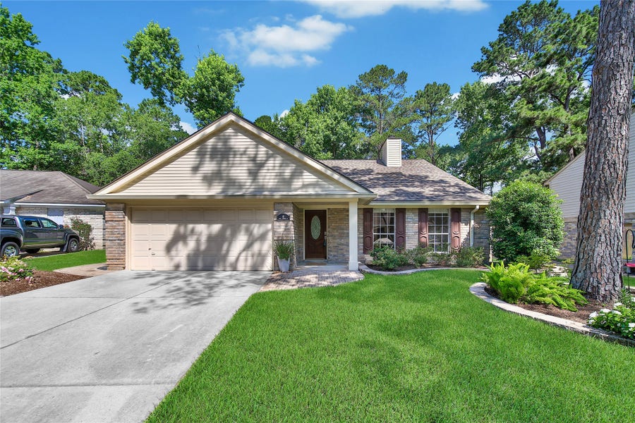 Property photo for 10 Still Corner Place, The Woodlands, TX