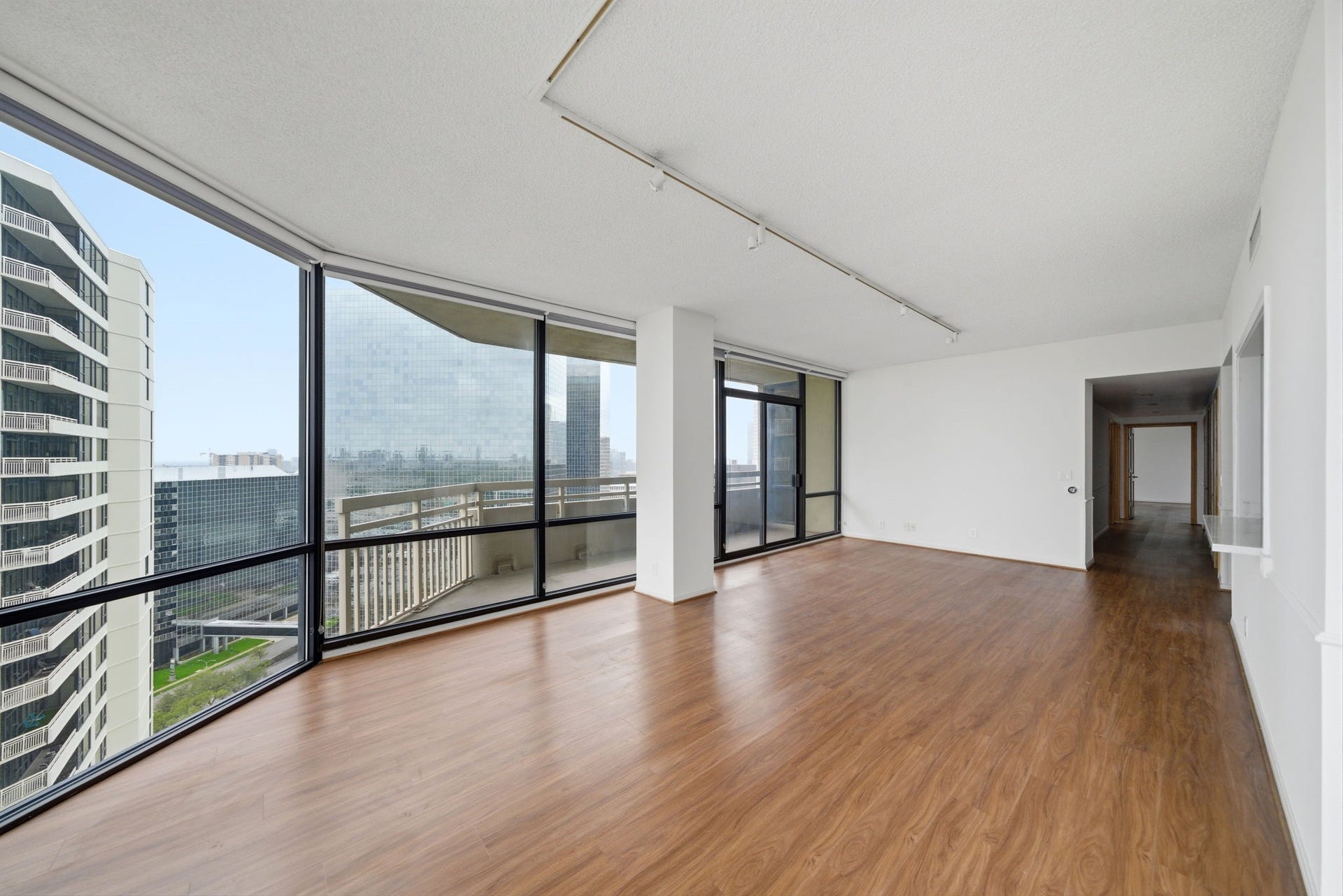 15 Greenway Plaza, #25J, Houston, TX 77046 15 Greenway Plaza, #25J, Houston, TX 77046