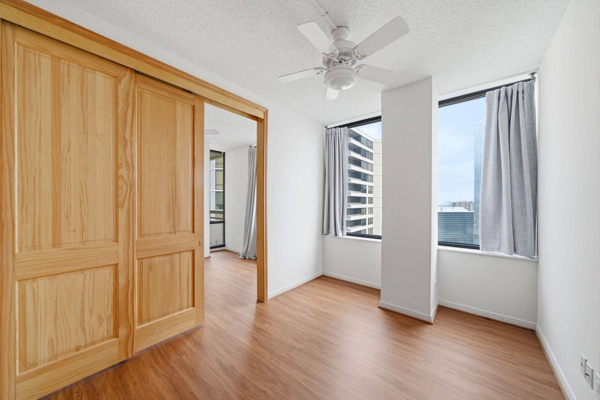 15 Greenway Plaza, #25J, Houston, TX 77046 15 Greenway Plaza, #25J, Houston, TX 77046