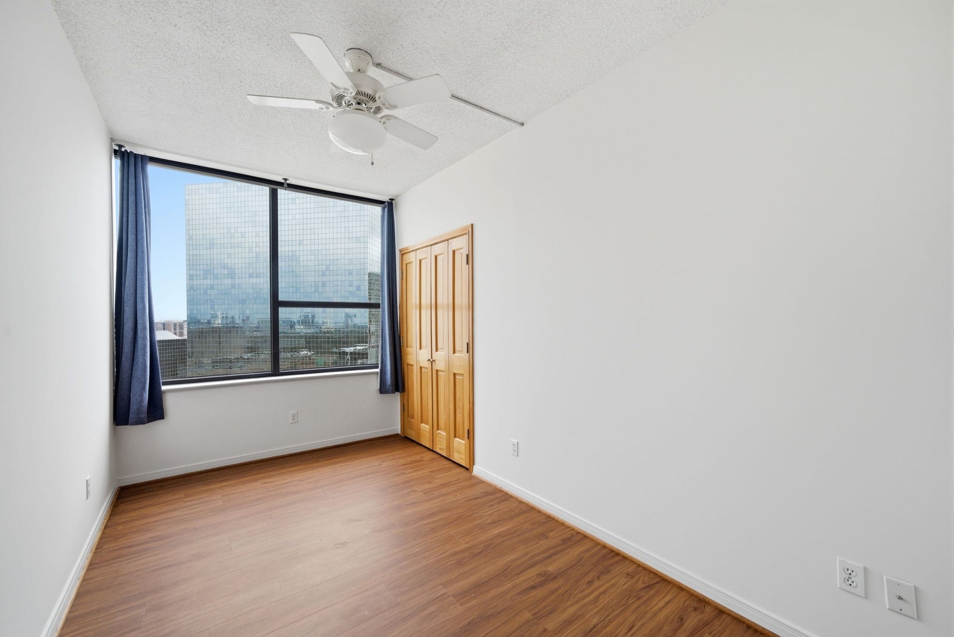 15 Greenway Plaza, #25J, Houston, TX 77046 15 Greenway Plaza, #25J, Houston, TX 77046