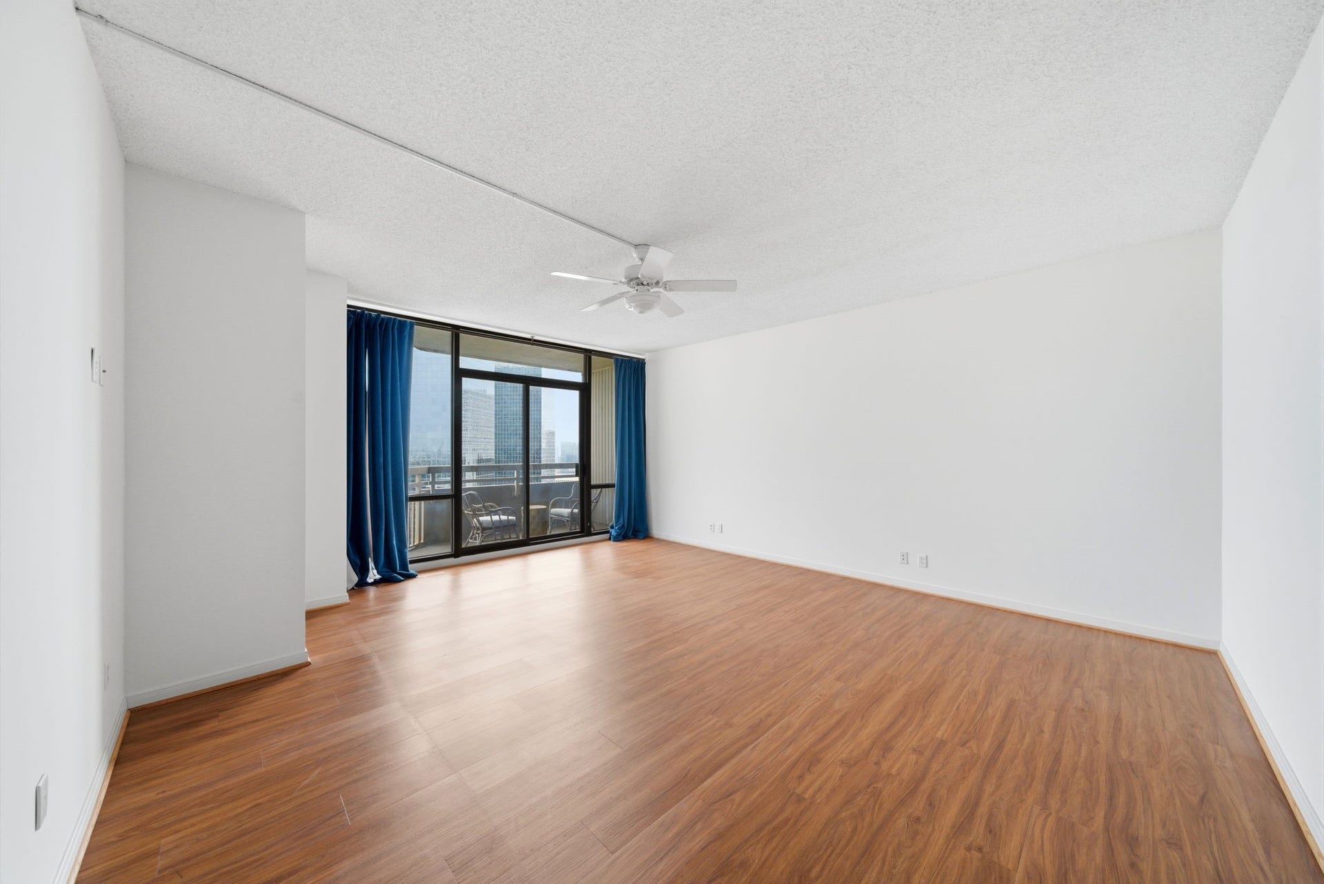 15 Greenway Plaza, #25J, Houston, TX 77046 15 Greenway Plaza, #25J, Houston, TX 77046