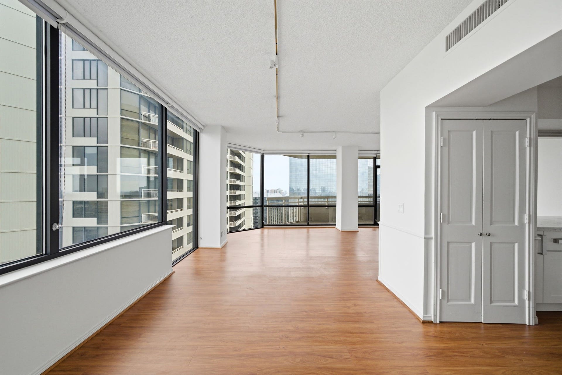 15 Greenway Plaza, #25J, Houston, TX 77046 15 Greenway Plaza, #25J, Houston, TX 77046