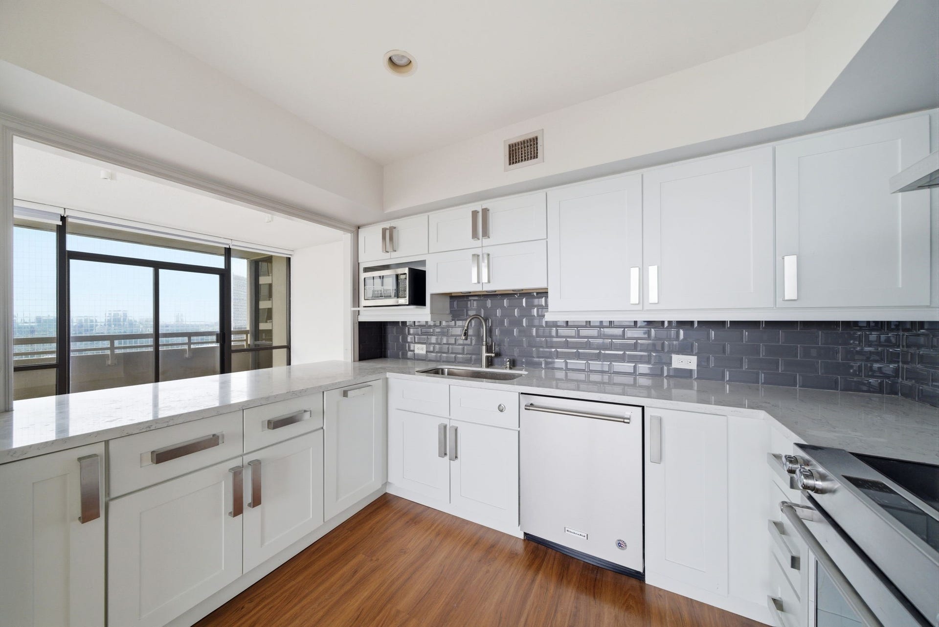 15 Greenway Plaza, #25J, Houston, TX 77046 15 Greenway Plaza, #25J, Houston, TX 77046