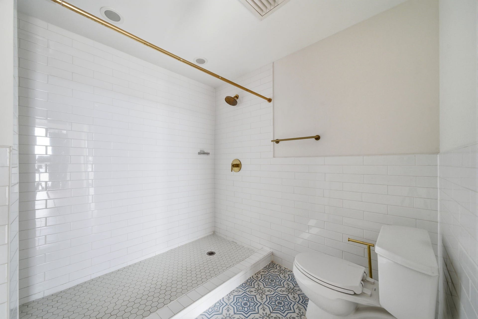 15 Greenway Plaza, #25J, Houston, TX 77046 15 Greenway Plaza, #25J, Houston, TX 77046