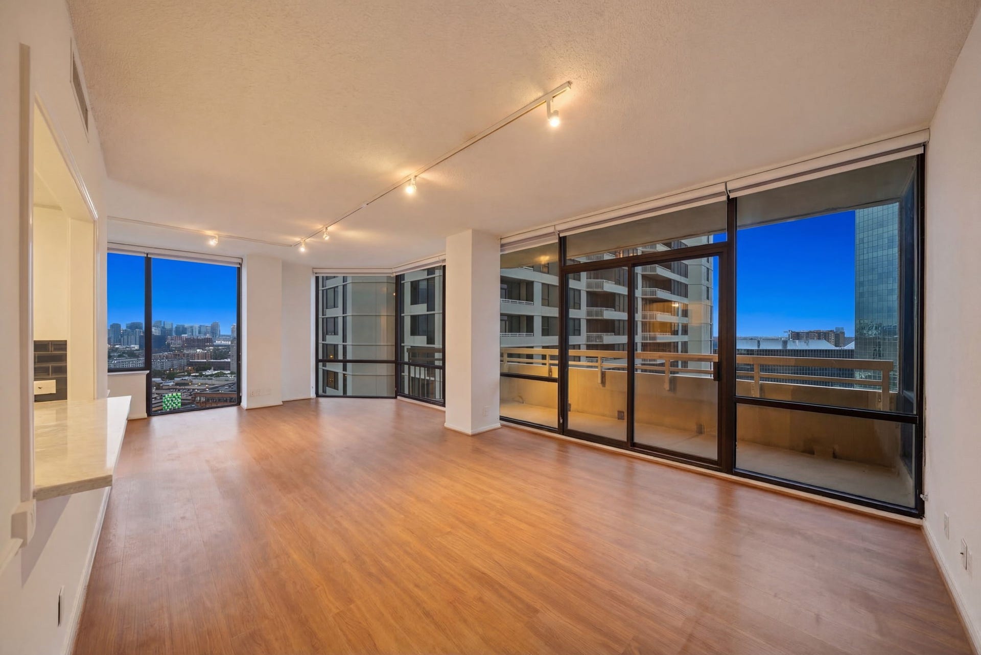 15 Greenway Plaza, #25J, Houston, TX 77046 15 Greenway Plaza, #25J, Houston, TX 77046