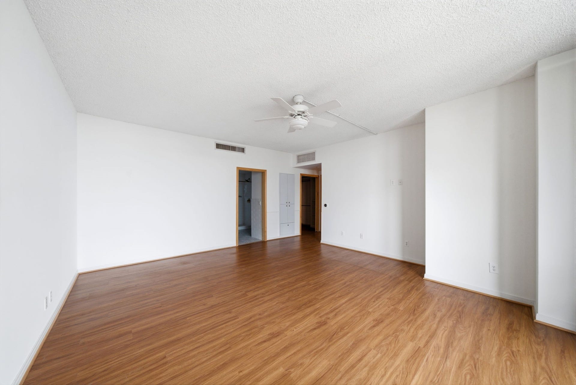 15 Greenway Plaza, #25J, Houston, TX 77046 15 Greenway Plaza, #25J, Houston, TX 77046