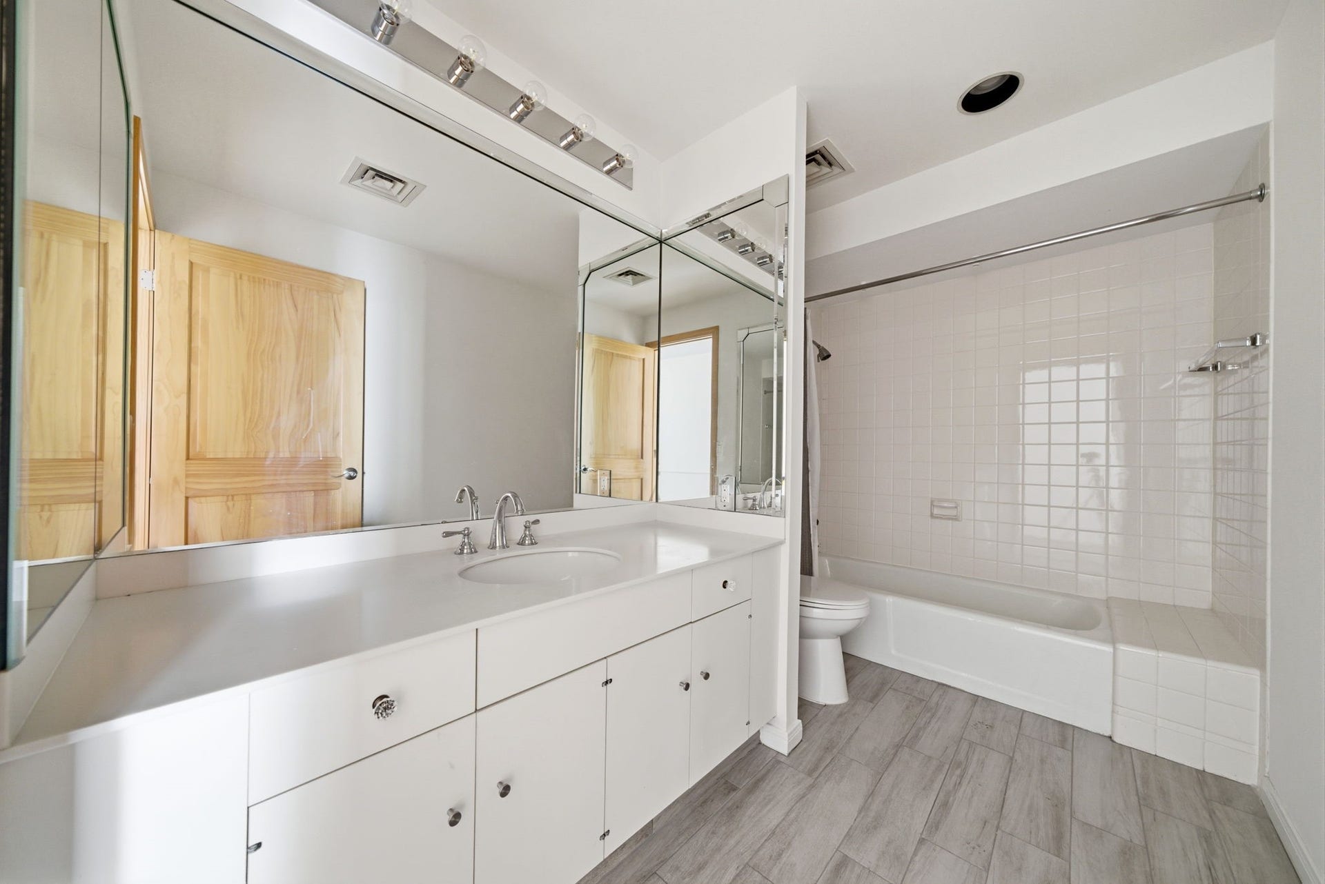 15 Greenway Plaza, #25J, Houston, TX 77046 15 Greenway Plaza, #25J, Houston, TX 77046