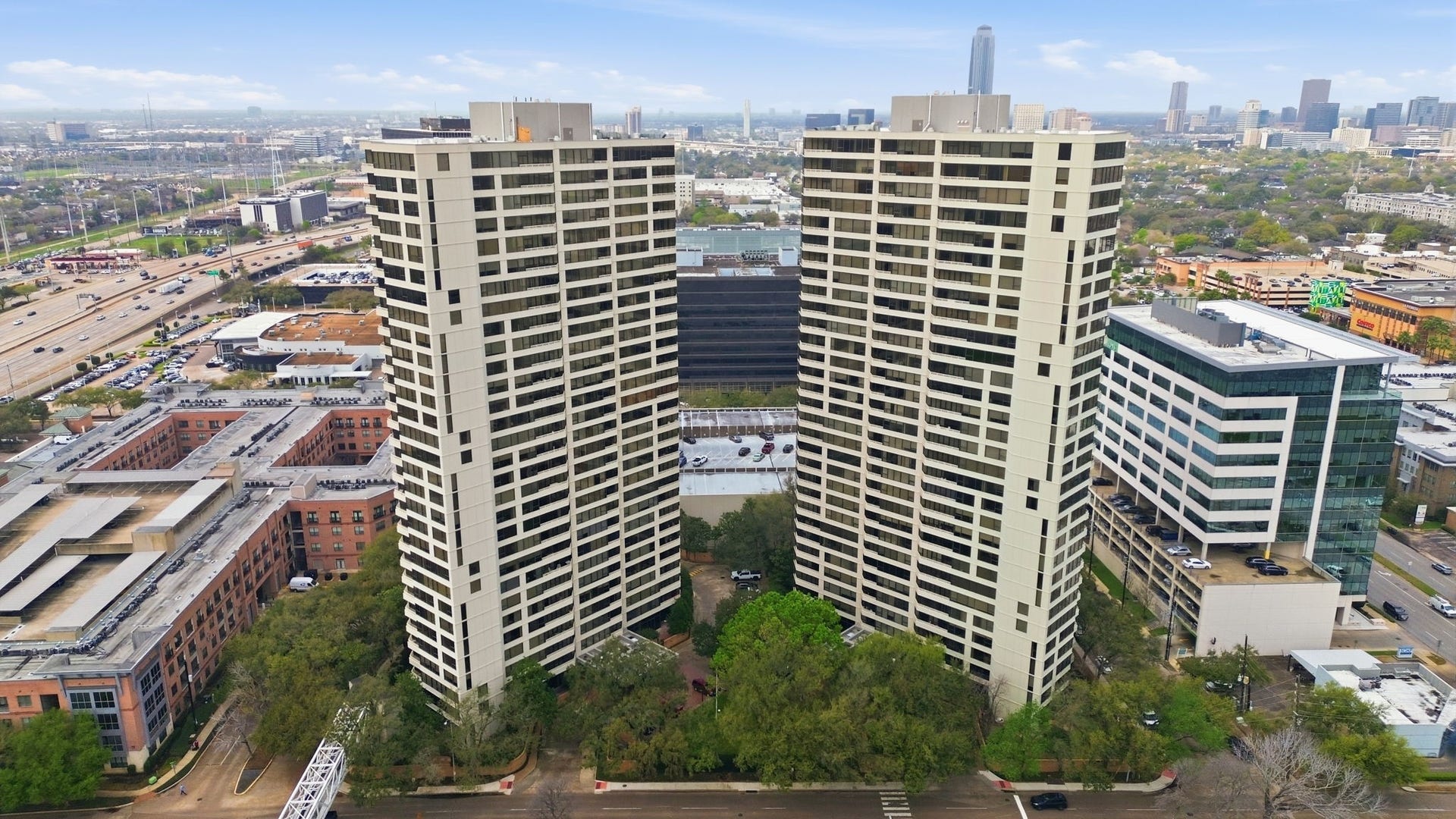 15 Greenway Plaza, #25J, Houston, TX 77046 15 Greenway Plaza, #25J, Houston, TX 77046