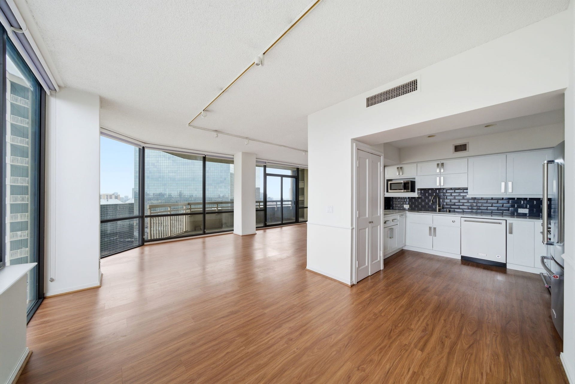 15 Greenway Plaza, #25J, Houston, TX 77046 15 Greenway Plaza, #25J, Houston, TX 77046