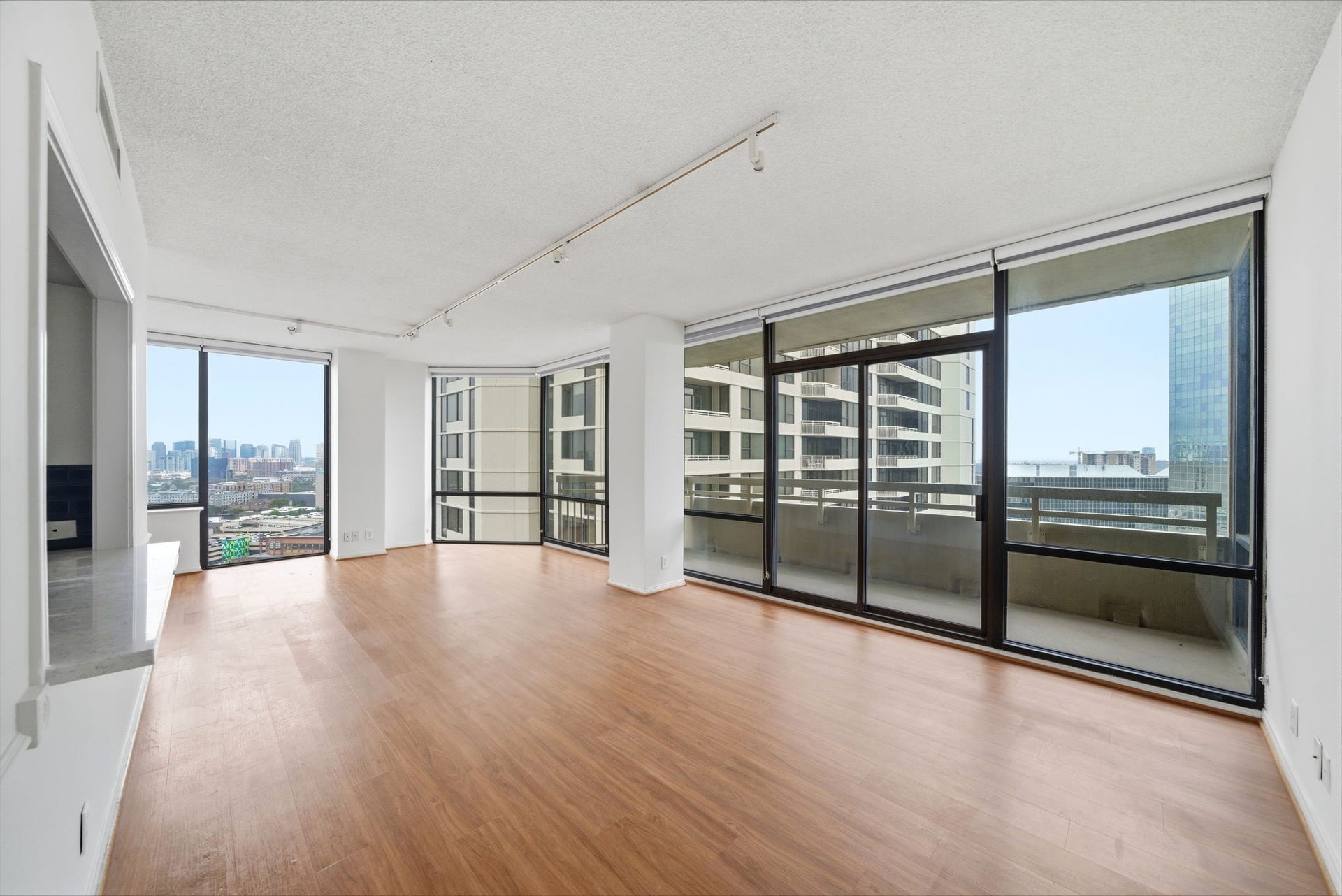 15 Greenway Plaza, #25J, Houston, TX 77046 15 Greenway Plaza, #25J, Houston, TX 77046
