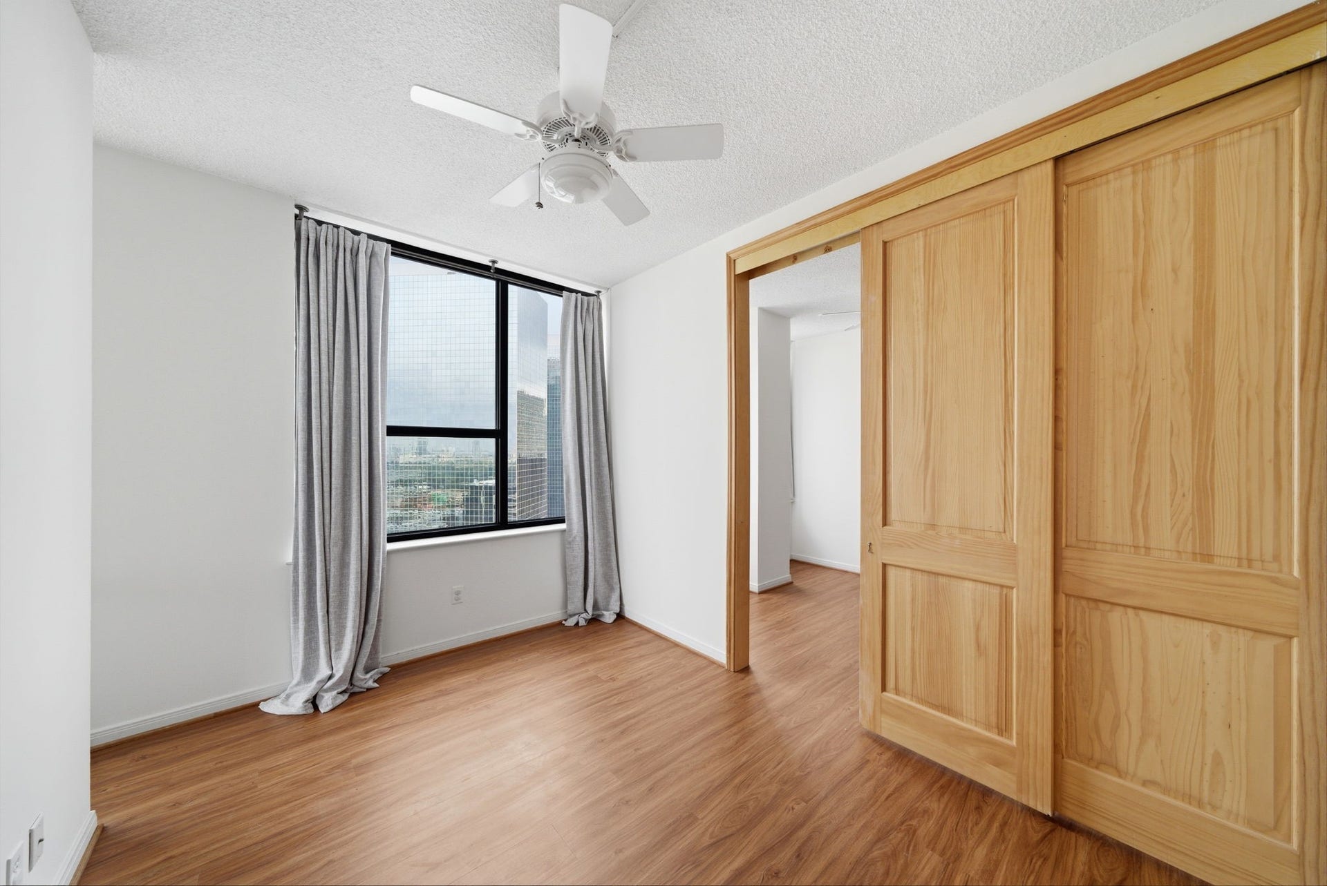 15 Greenway Plaza, #25J, Houston, TX 77046 15 Greenway Plaza, #25J, Houston, TX 77046