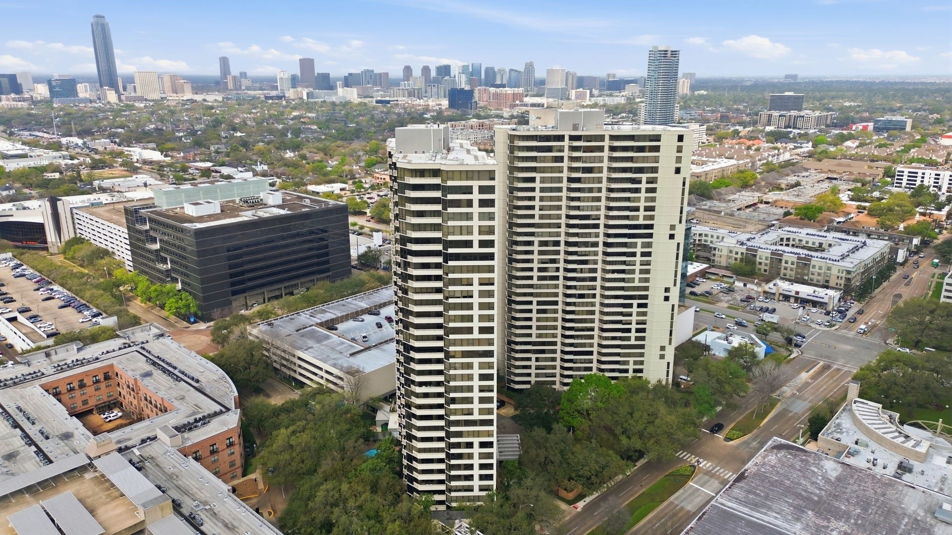 15 Greenway Plaza, #25J, Houston, TX 77046 15 Greenway Plaza, #25J, Houston, TX 77046
