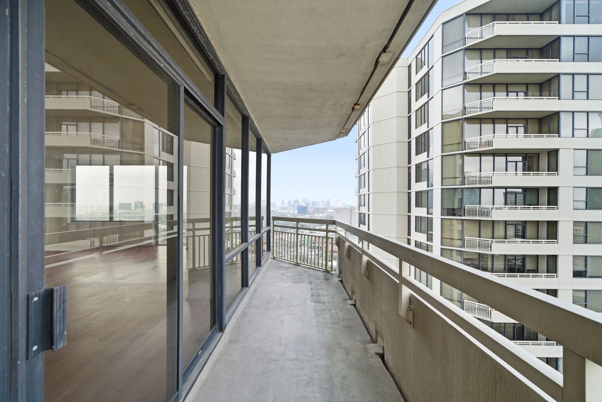 15 Greenway Plaza, #25J, Houston, TX 77046 15 Greenway Plaza, #25J, Houston, TX 77046