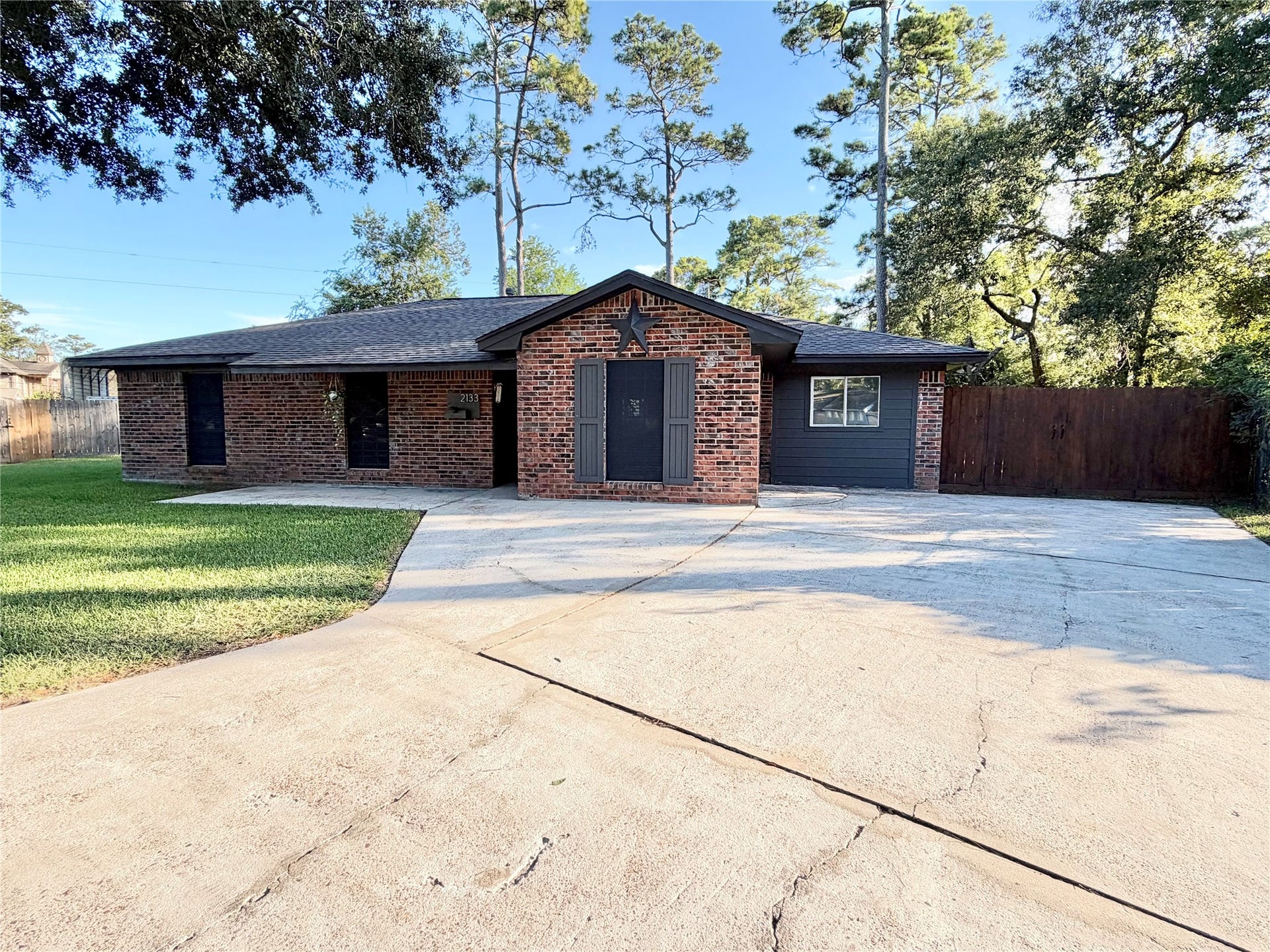 2133 Greenlee Lane, Dickinson, TX 77539 2133 Greenlee Lane, Dickinson, TX 77539