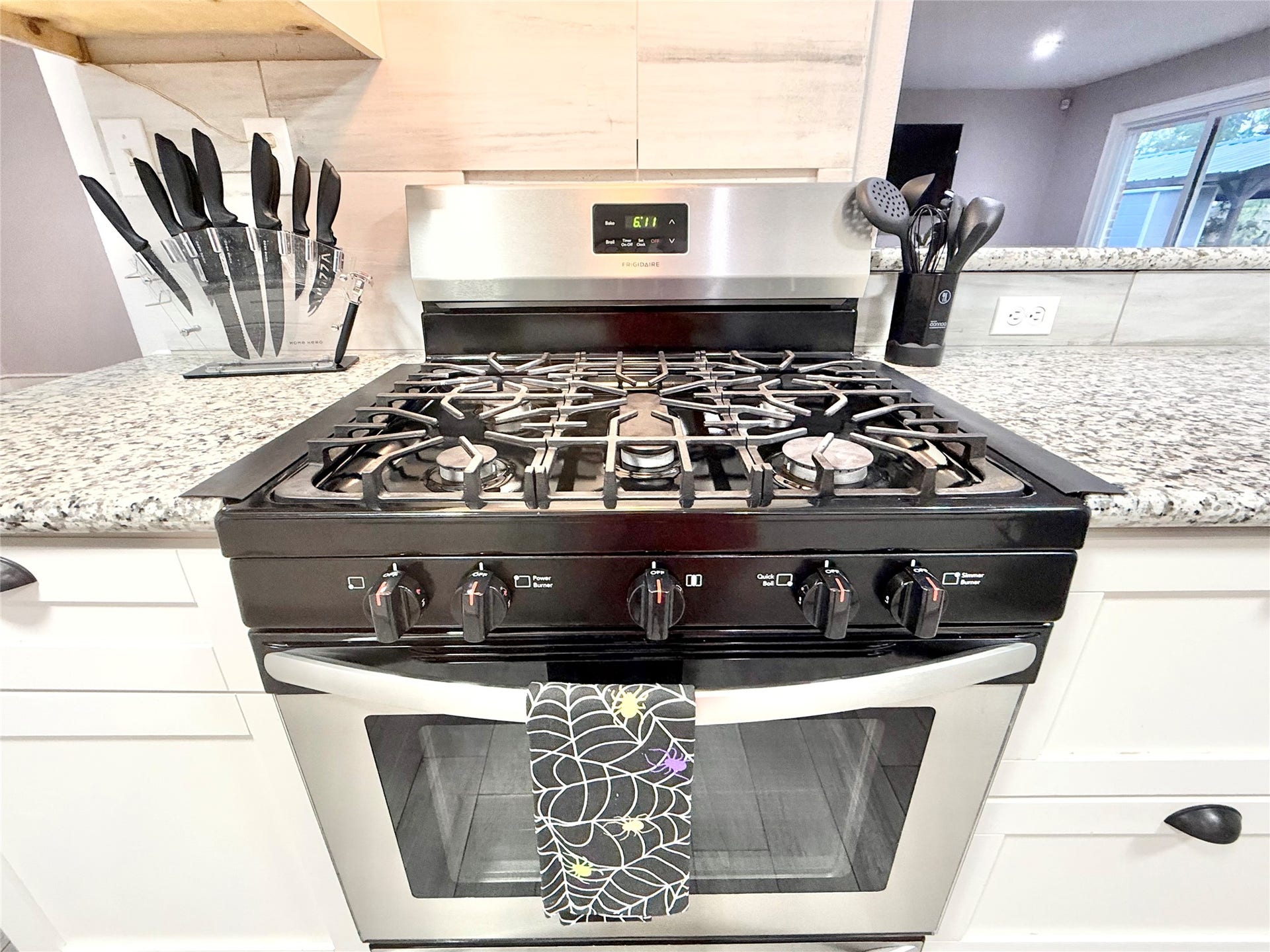 2133 Greenlee Lane, Dickinson, TX 77539 Beautiful Gas Stove and range