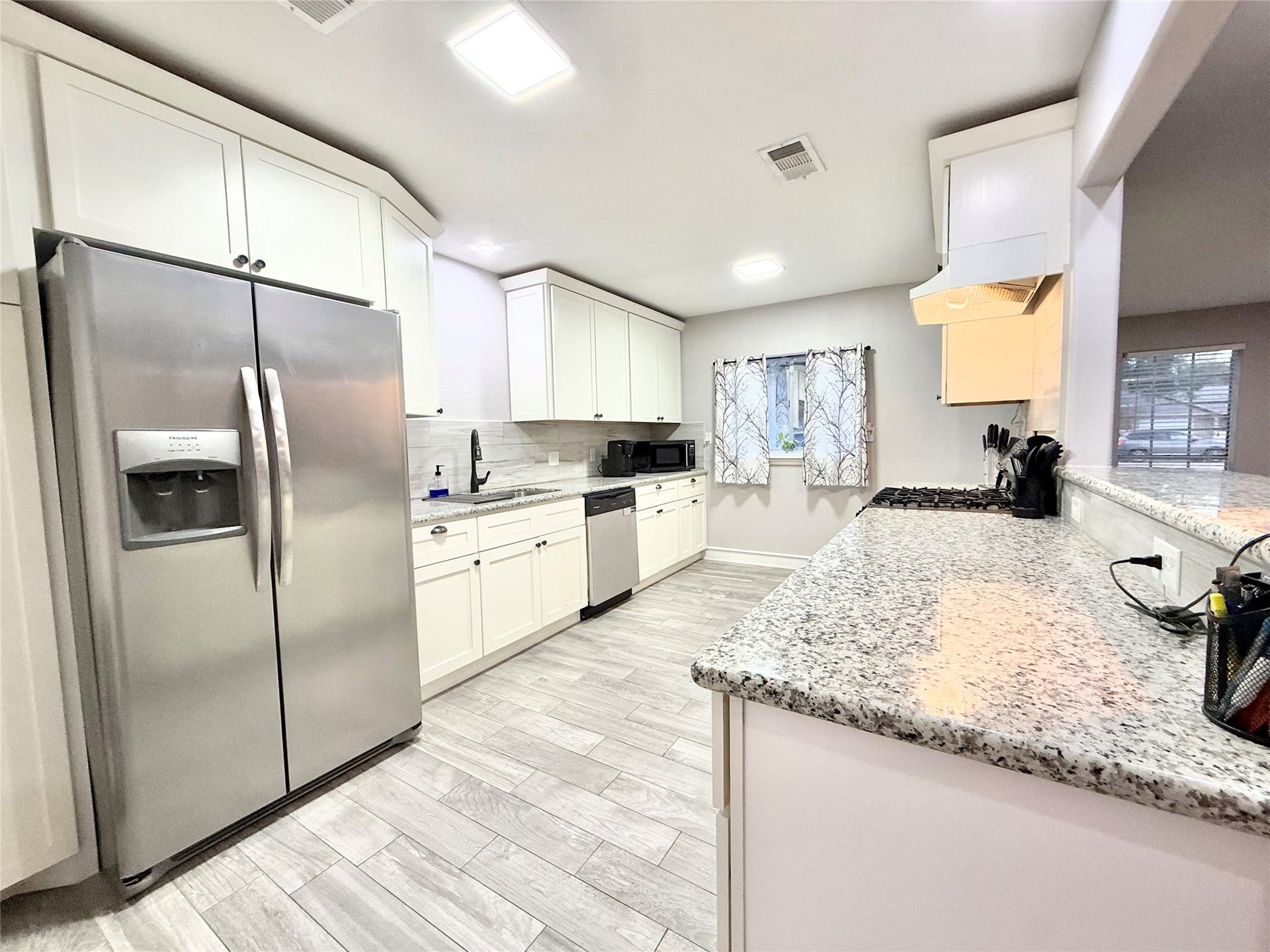 2133 Greenlee Lane, Dickinson, TX 77539 2133 Greenlee Lane, Dickinson, TX 77539