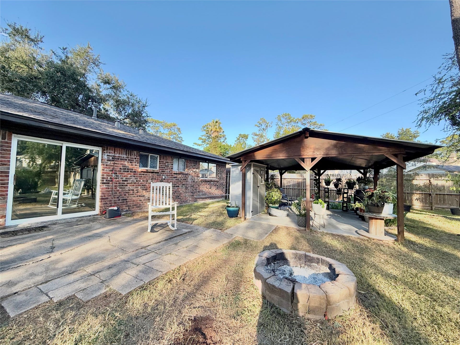 2133 Greenlee Lane, Dickinson, TX 77539 A better view of the outdoor living