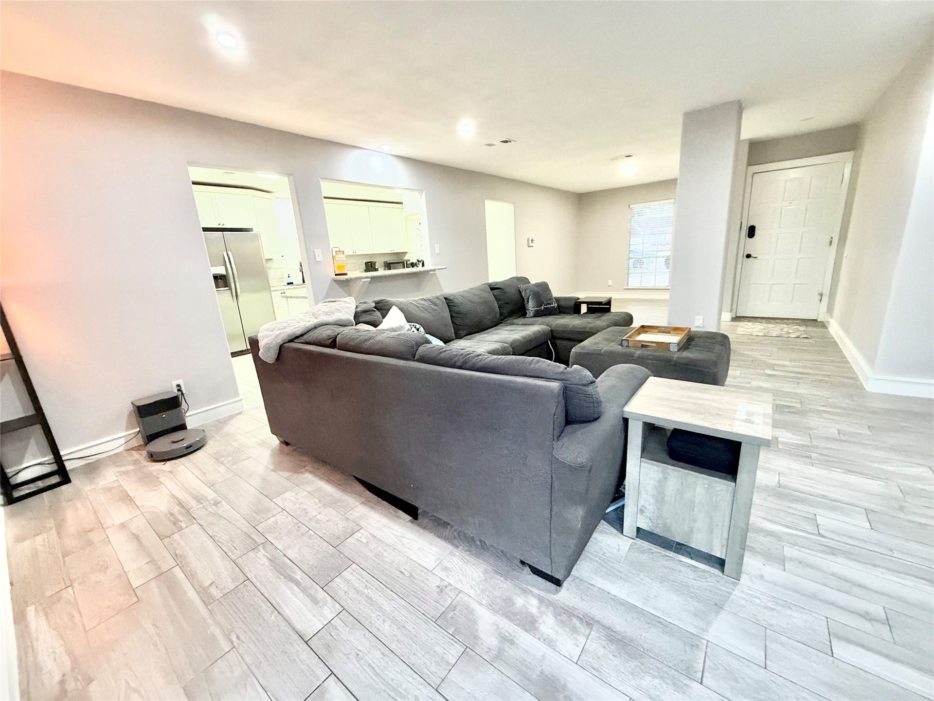 2133 Greenlee Lane, Dickinson, TX 77539 Look at the flow of this Home, it is wonderful.