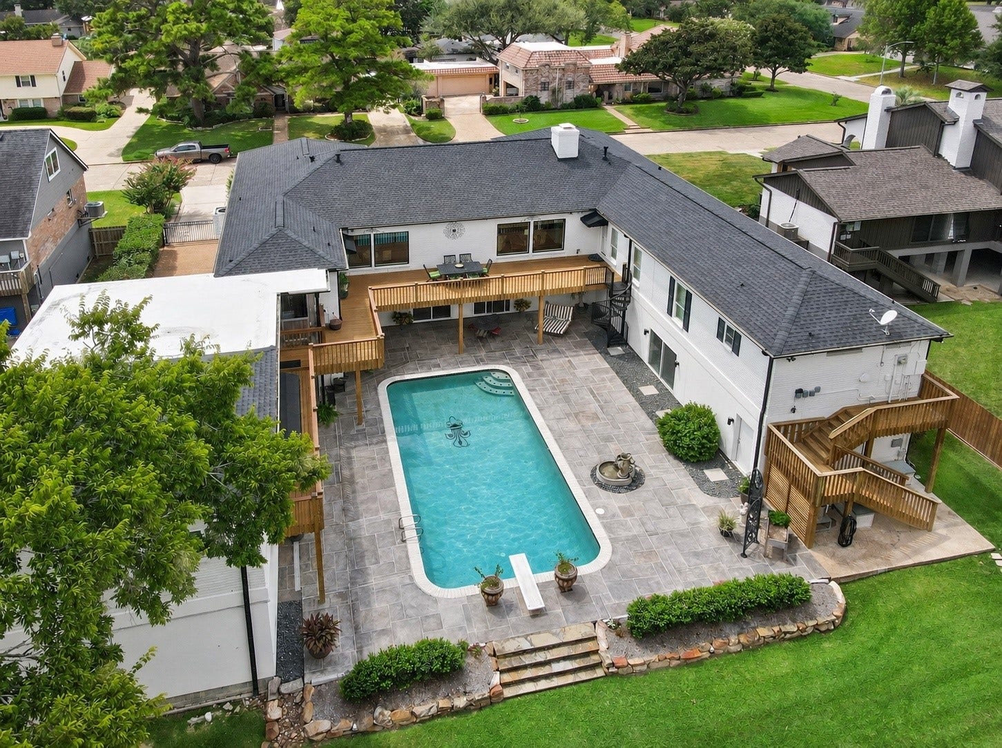 18607 Point Lookout Drive, Nassau Bay, TX 77058 Aerial view showcasing the roof, which was replaced by Brinkmann Roofing in September 2024 with durable GAF fiberglass shingles.