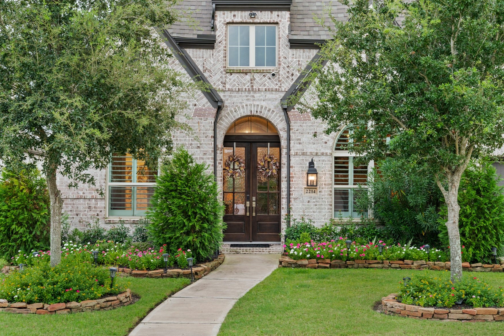 2214 Almond Creek Lane, Fulshear, TX 77423 Your new home offers understated elegance with a warm, welcoming atmosphere for family and friends.