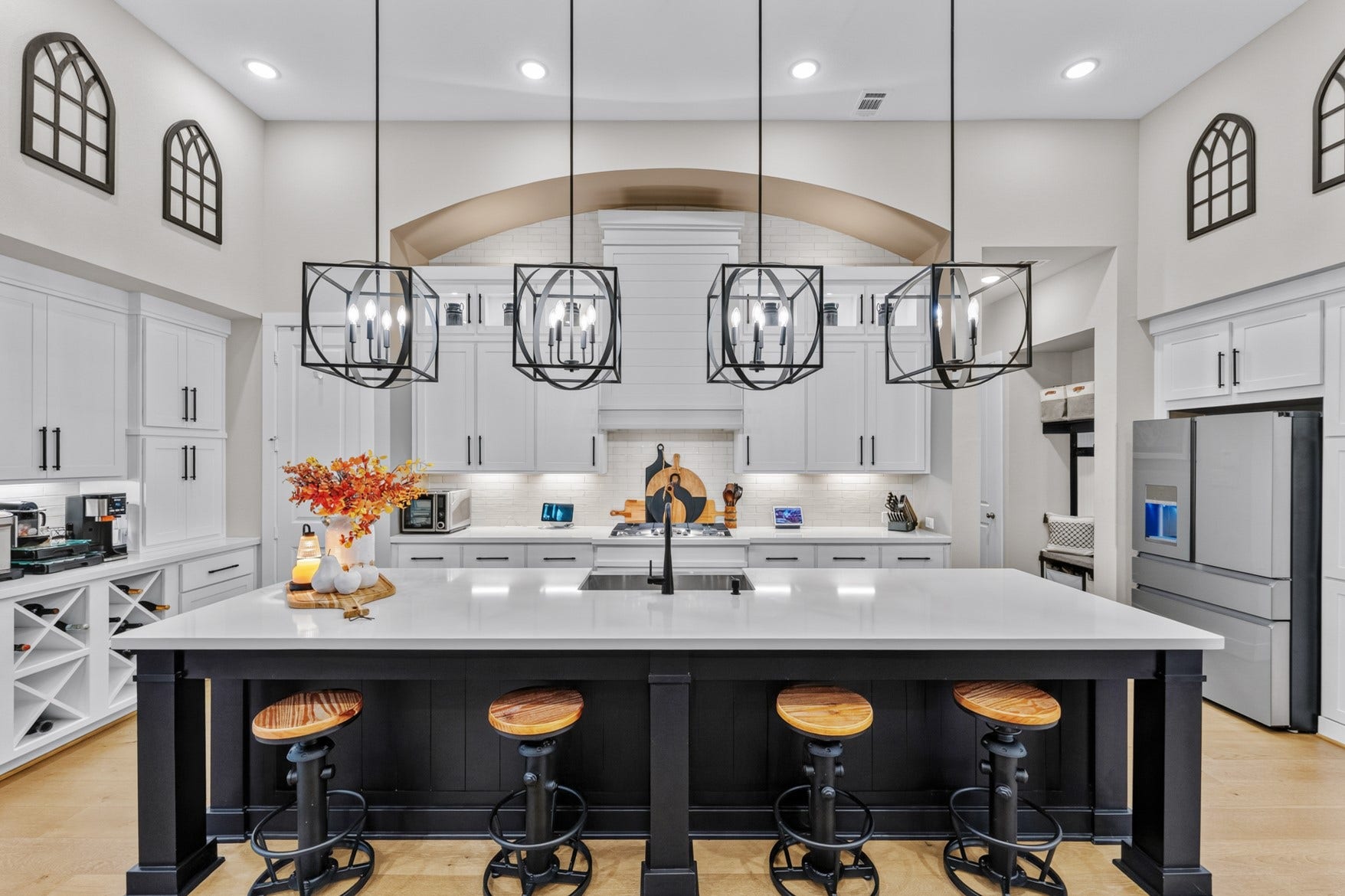 2214 Almond Creek Lane, Fulshear, TX 77423 Your new fantastic kitchen is the hub of the home! A 12 foot island is the centerpiece and provides seating and storage.