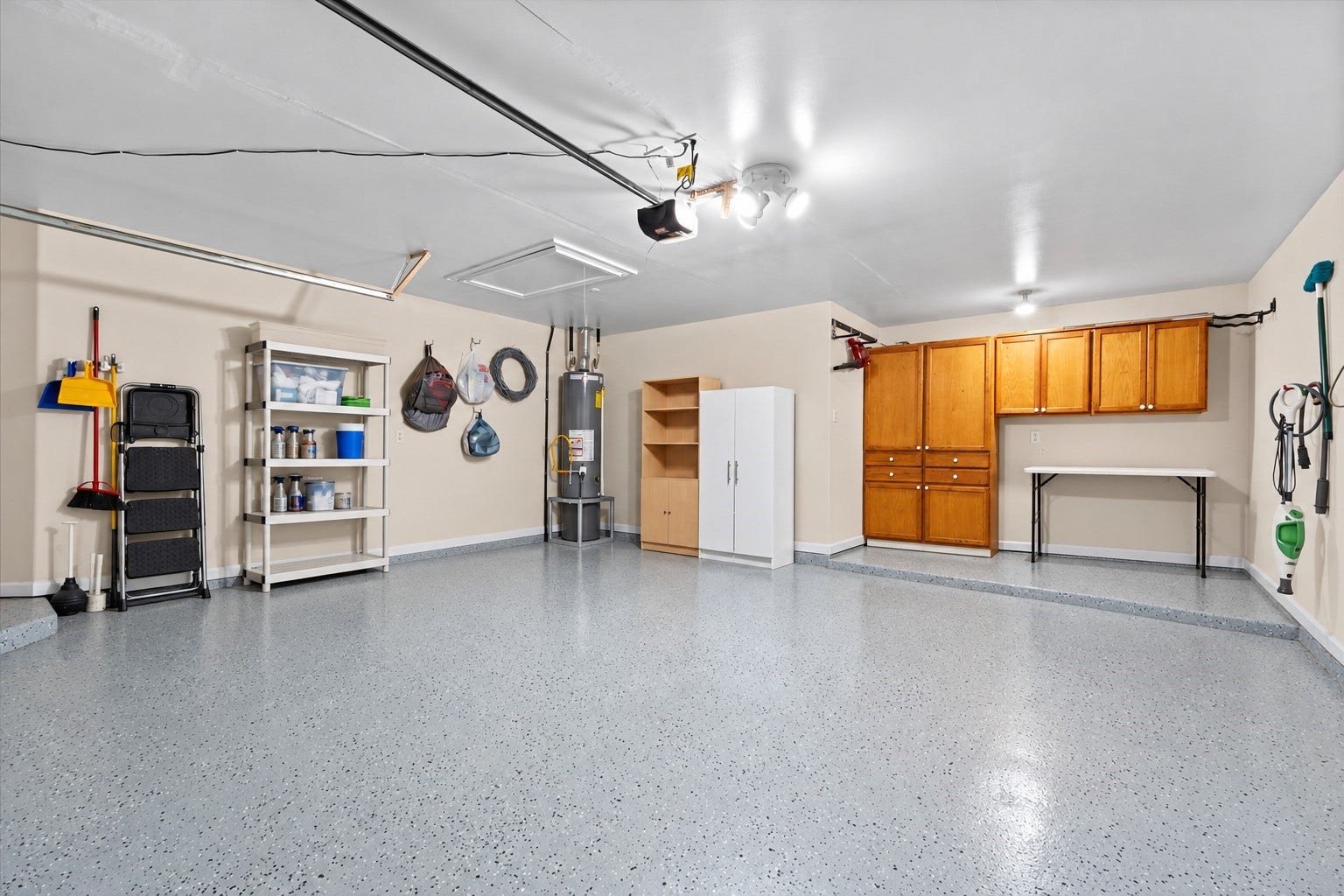 3612 Cedar Flats Lane, Spring, TX 77386 Epoxy coated garage floor. Built-in cabinets