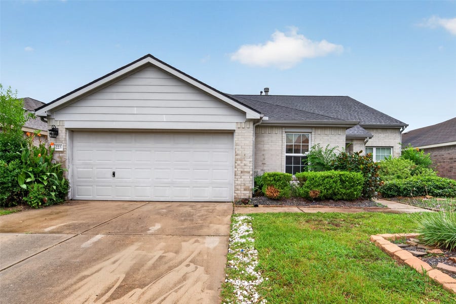 Property photo for 3223 Legends Creek Drive, Spring, TX