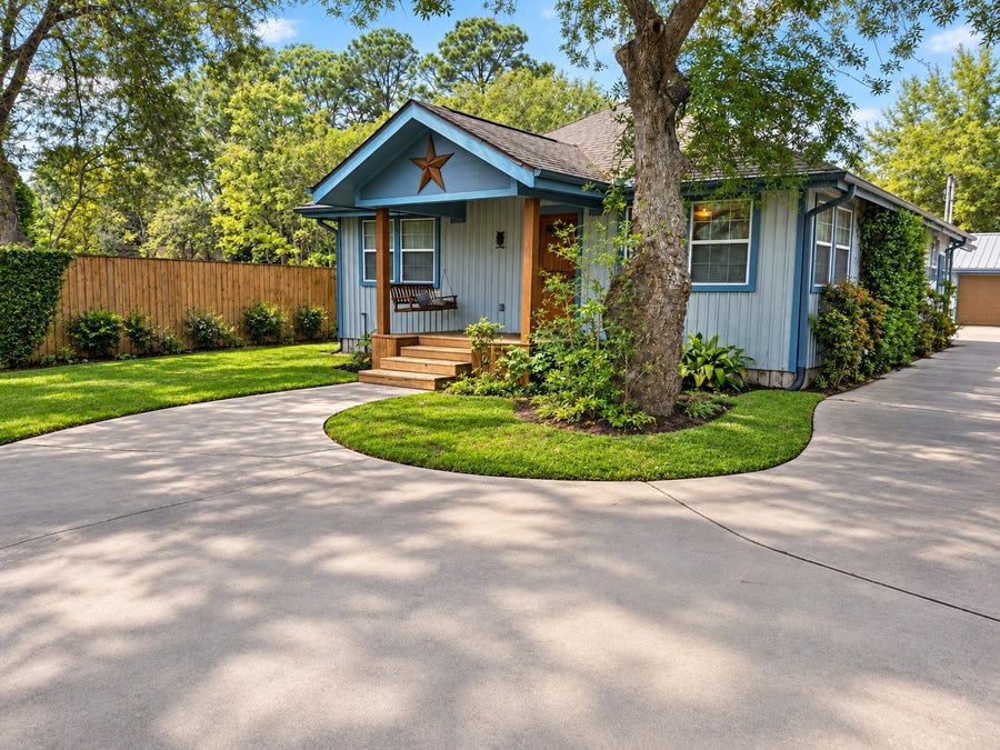 Property photo for 11608 Old Main Street Loop Road, Houston, TX