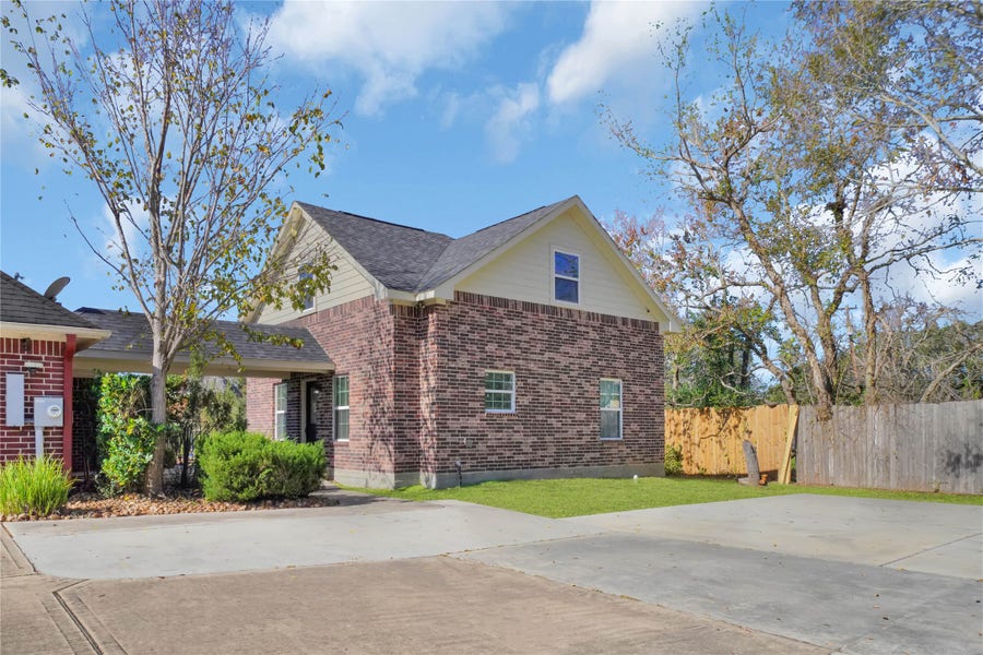 Property photo for 2202 Koster Road, Alvin, TX