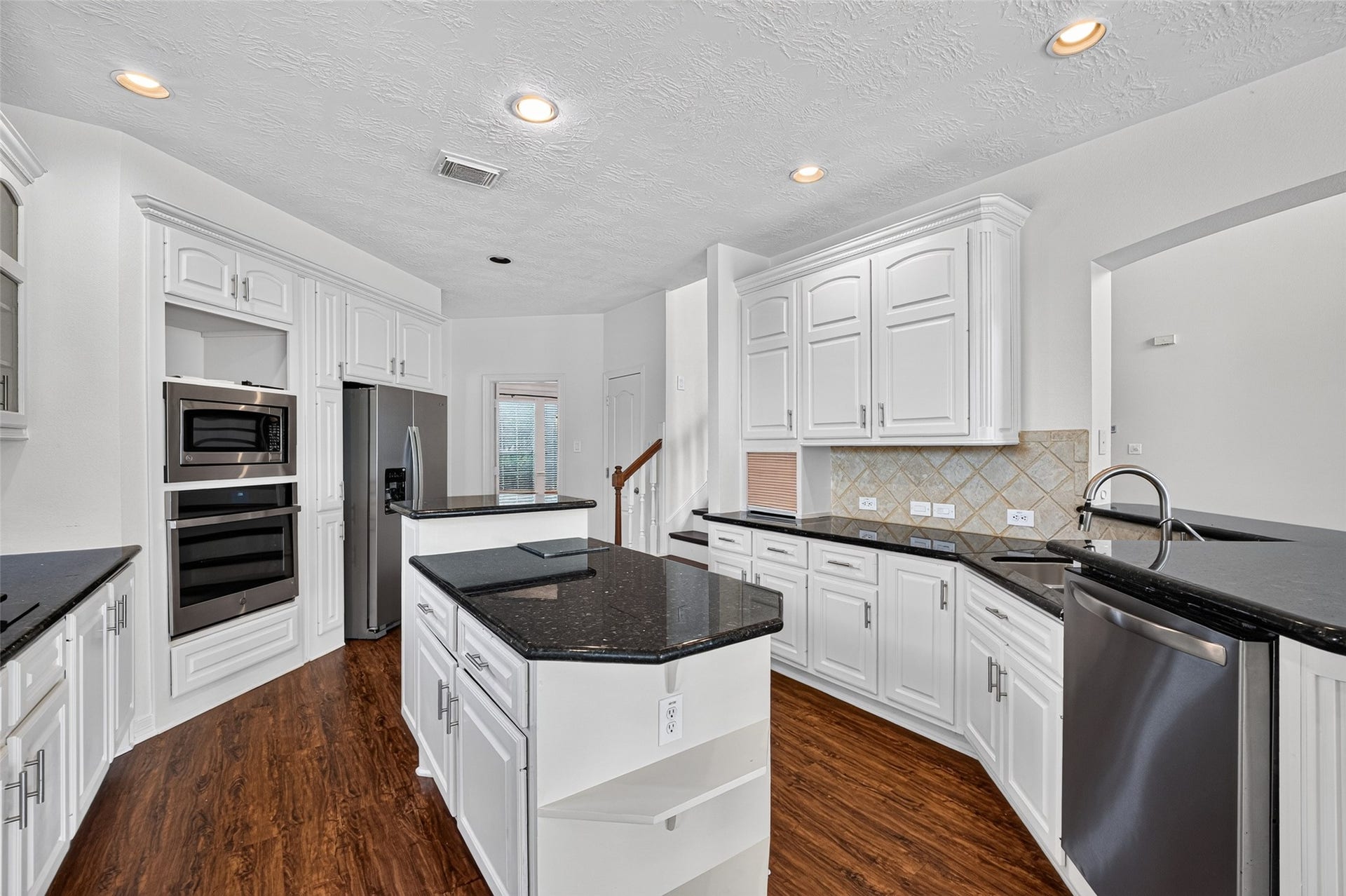 2578 Costa Mesa Circle, League City, TX 77573 2578 Costa Mesa Circle, League City, TX 77573