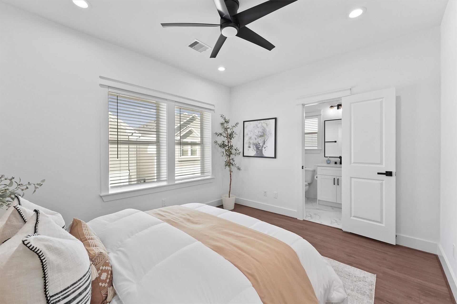 Secondary Bedroom