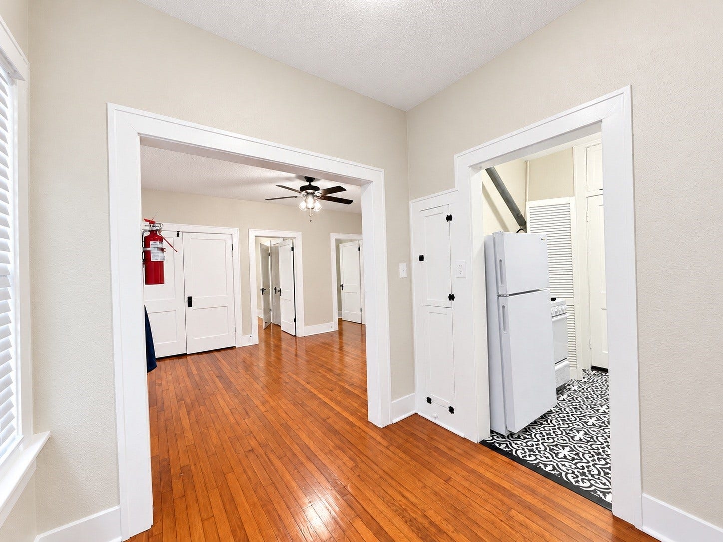 1126 Berthea Street, #4, Houston, TX 77006 1126 Berthea Street, #4, Houston, TX 77006