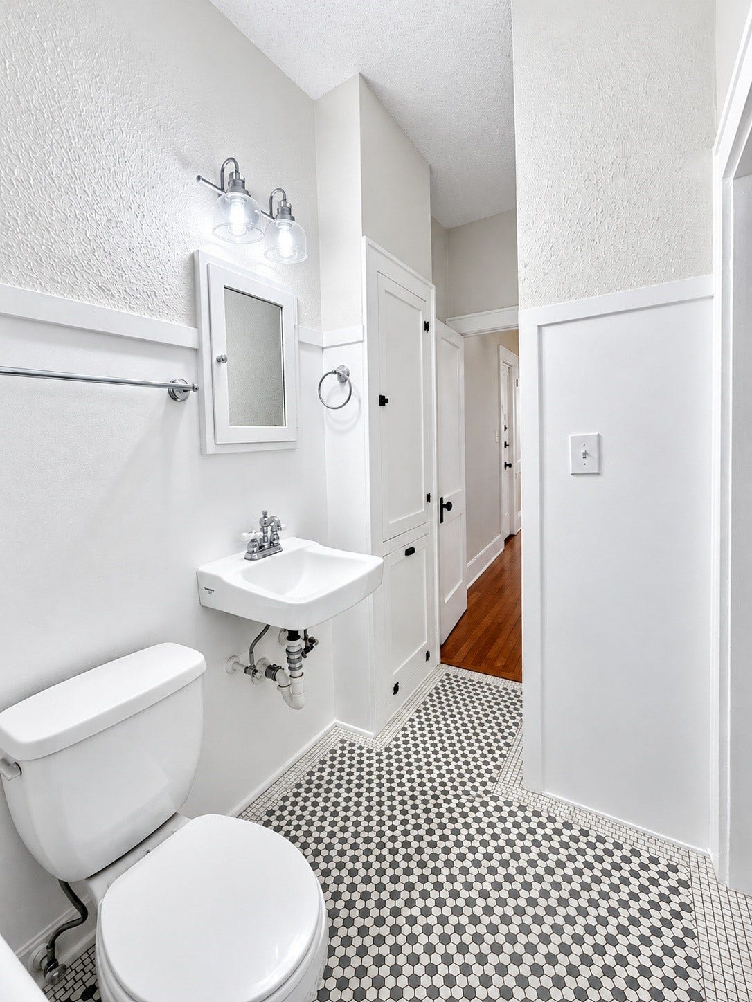 1126 Berthea Street, #4, Houston, TX 77006 1126 Berthea Street, #4, Houston, TX 77006