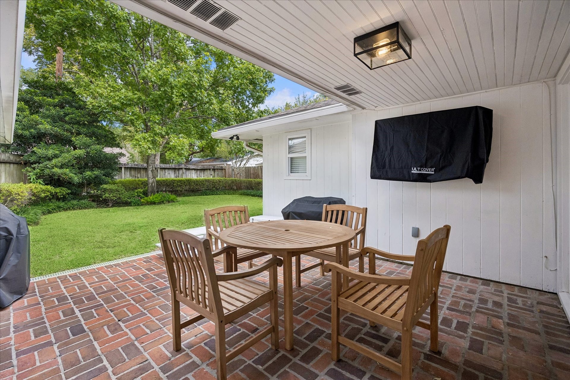 10050 Wickersham Lane, Houston, TX 77042