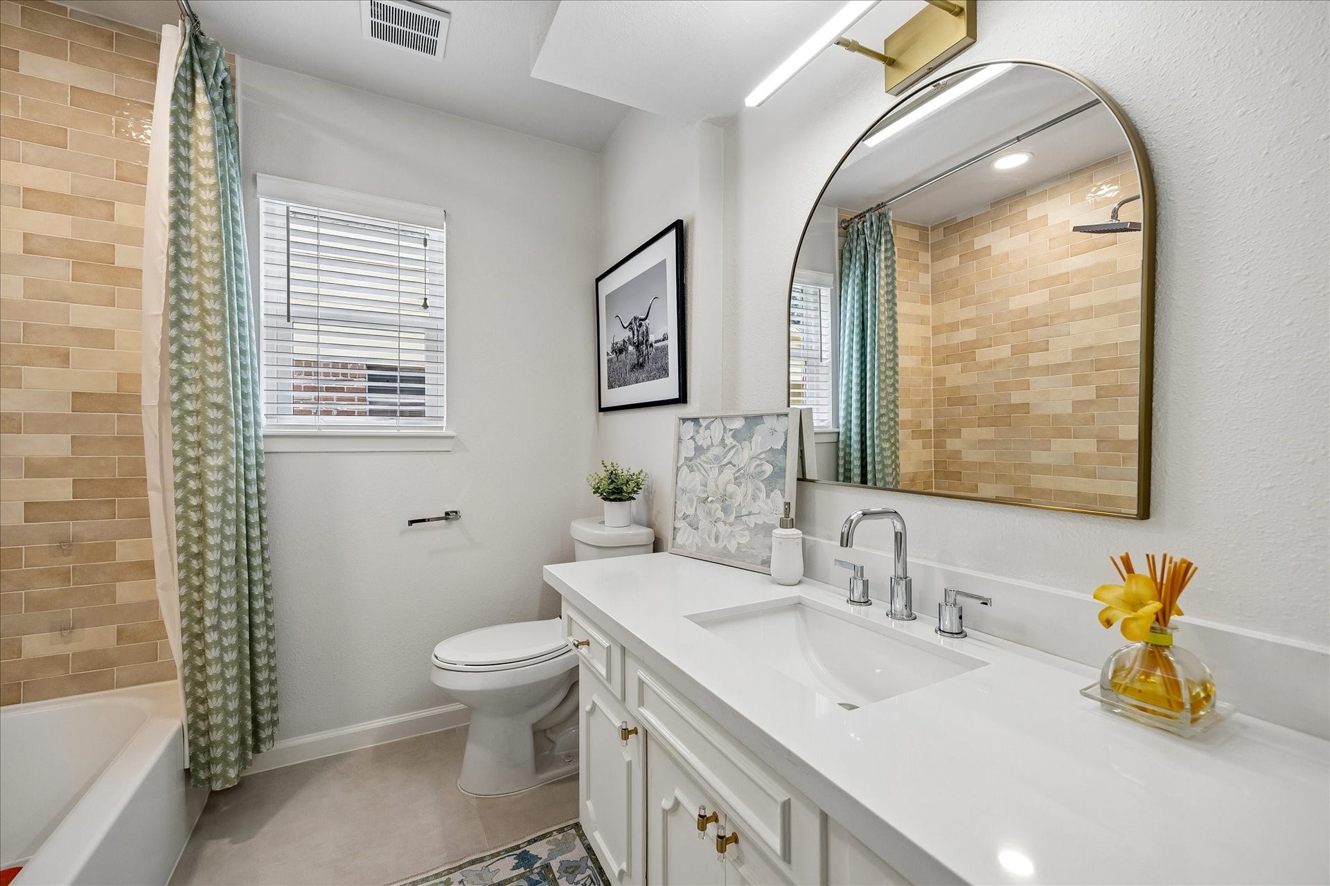 10050 Wickersham Lane, Houston, TX 77042