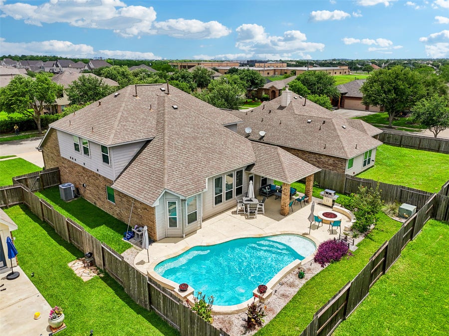 Property photo for 6546 Turner Fields Lane, Dickinson, TX