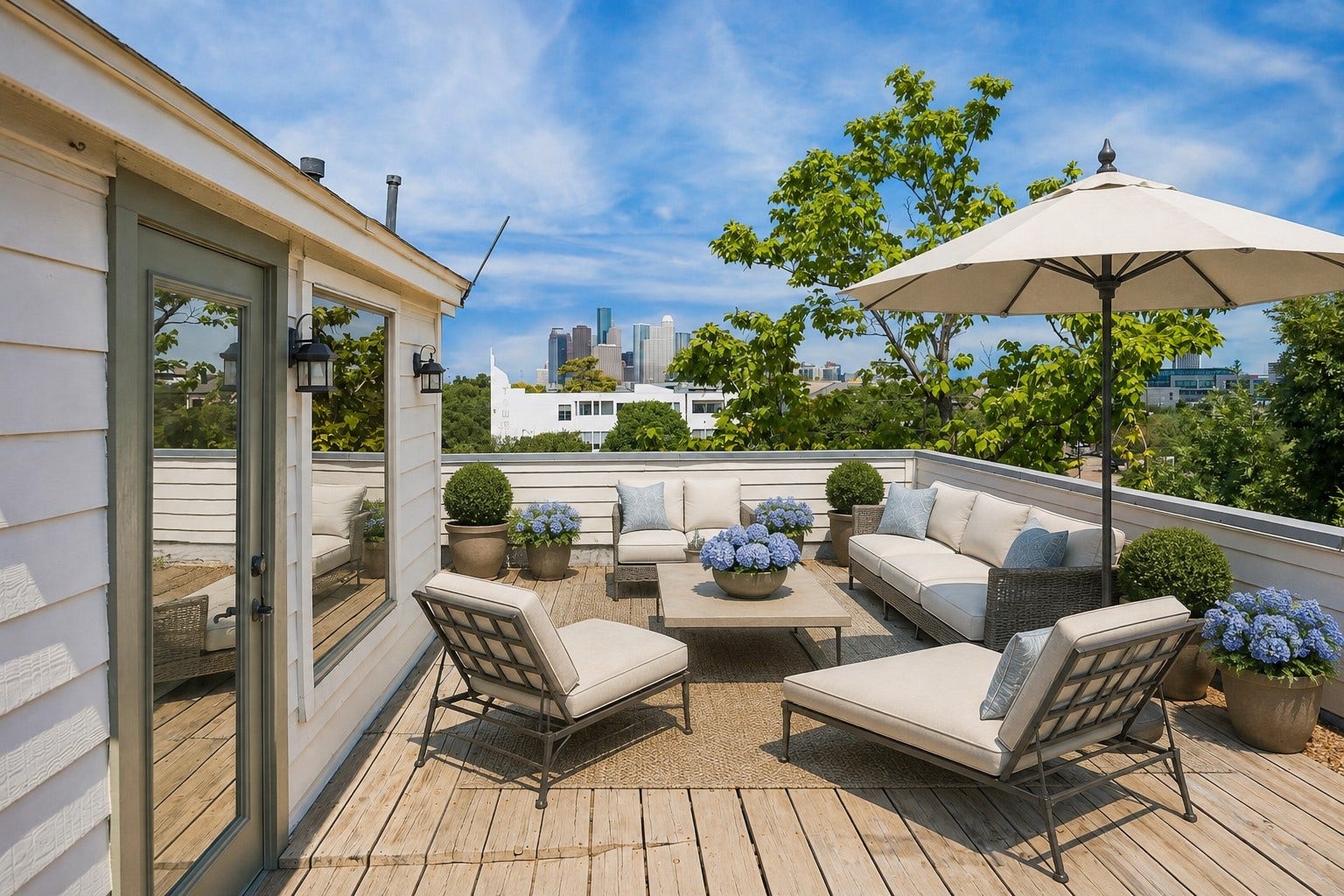 1477 Missouri Street, Houston, TX 77006 Expansive rooftop terrace with panoramic views of the city's skyline. Photo has been virtually staged.