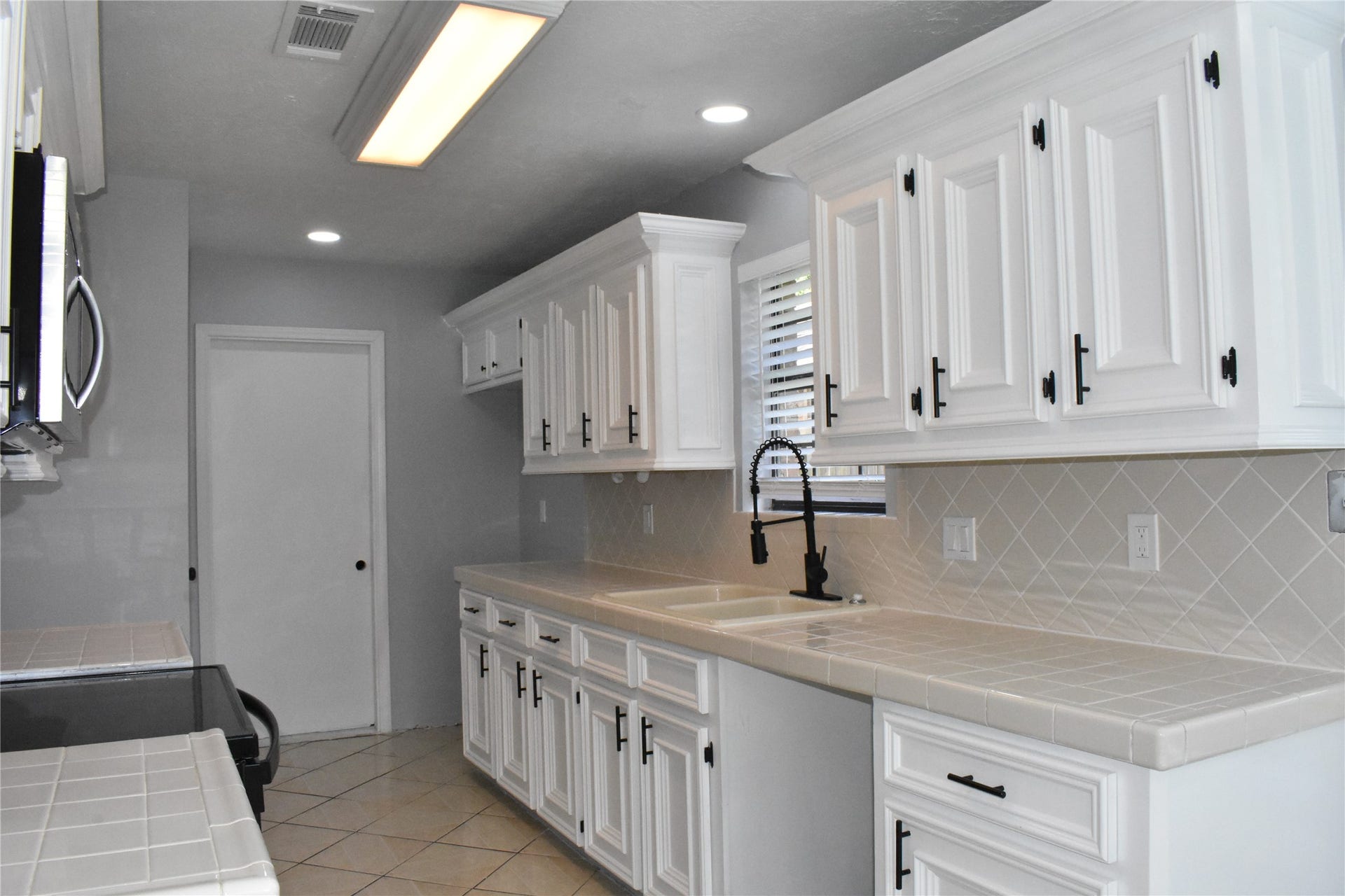 1347 Somercotes Lane, Channelview, TX 77530 1347 Somercotes Lane, Channelview, TX 77530