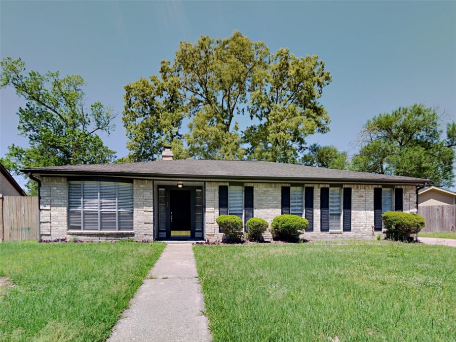 Property photo for 17623 Huntersglen Circle, Humble, TX
