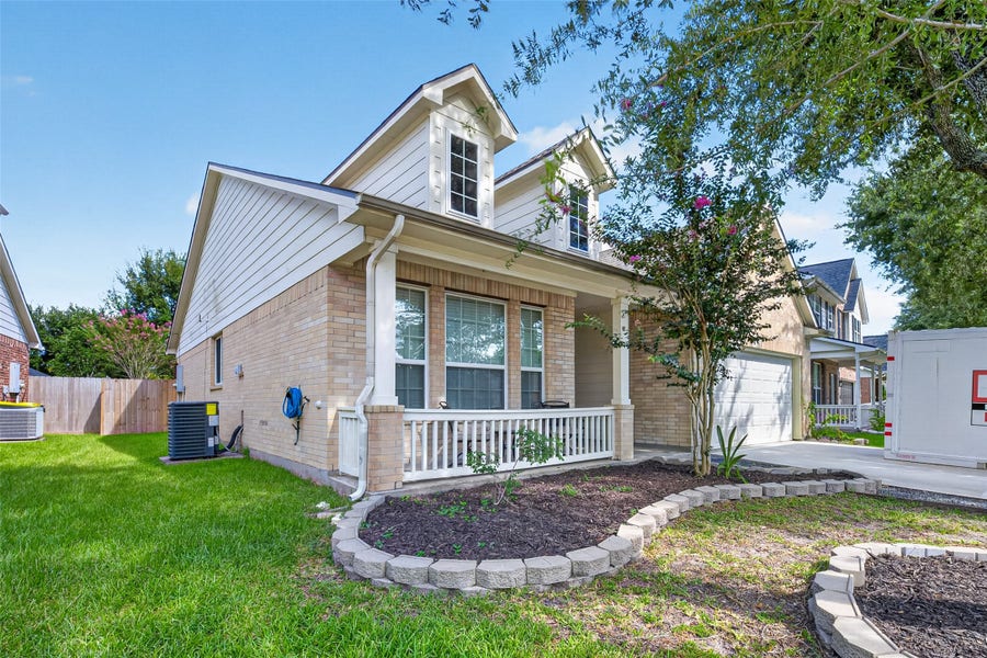 Property photo for 2707 Mystic Cove Lane, Pearland, TX