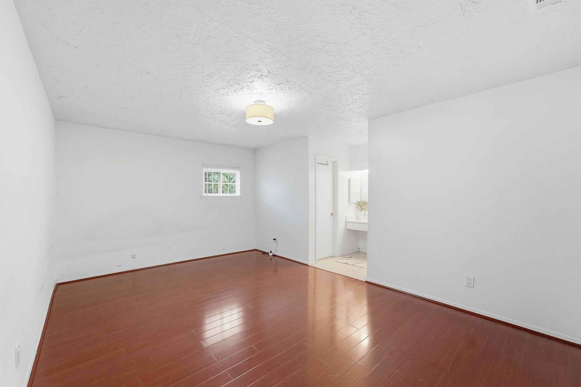 12126 Pine Knoll dr Drive, Houston, TX 77099