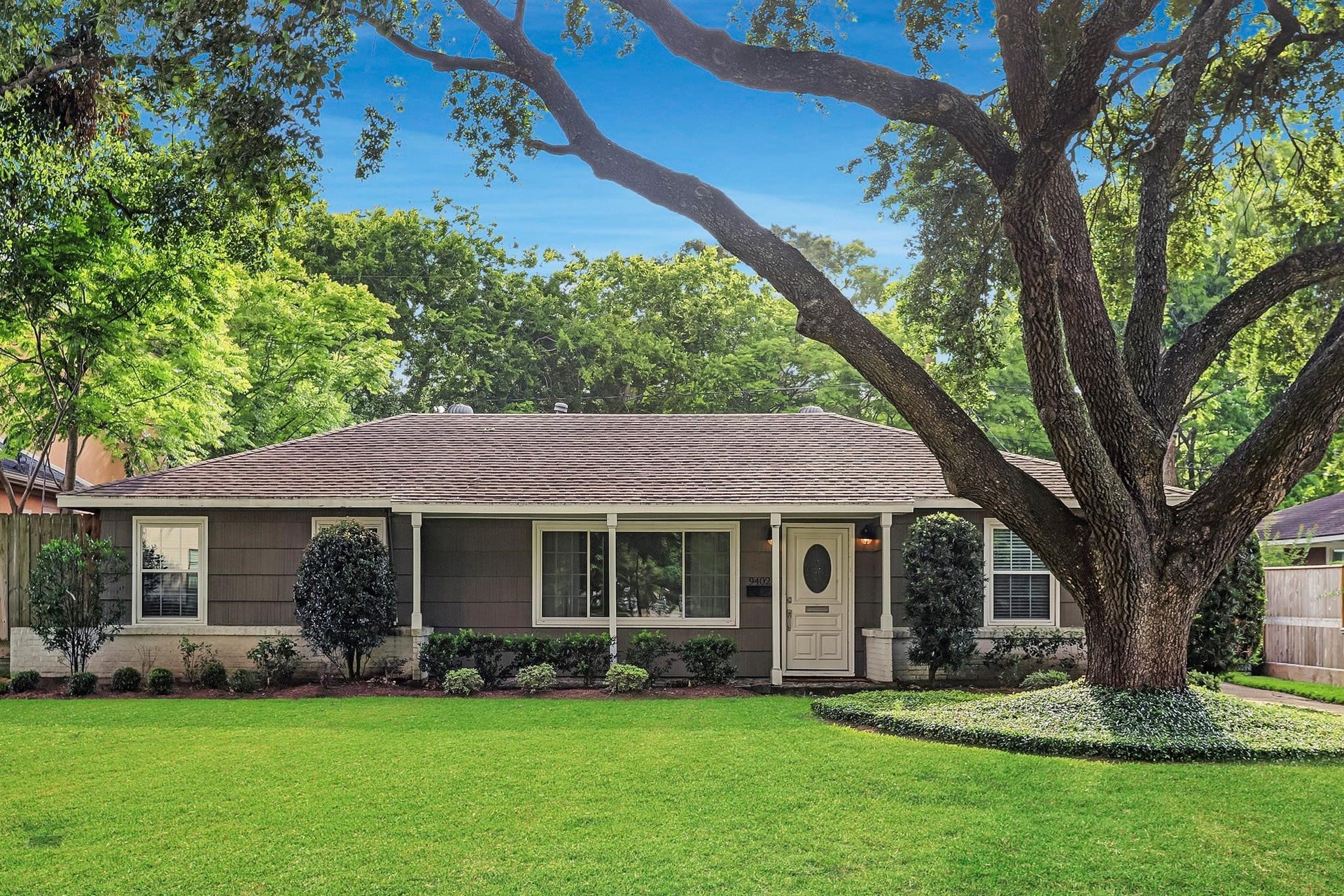 9402 Bevlyn Drive, Houston, TX 77025 Charming home with gorgeous oak tree zoned to Bellaire HS.