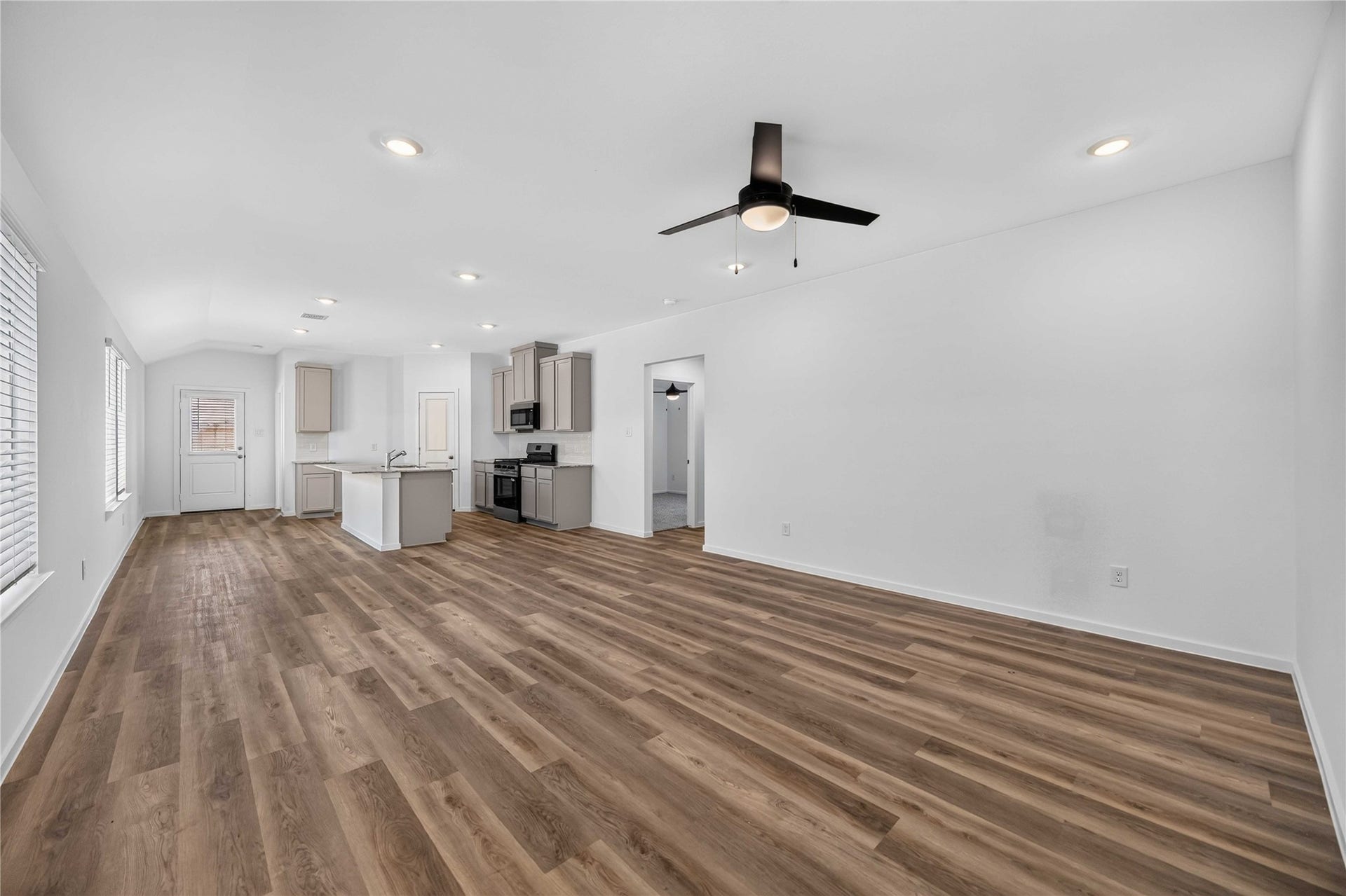 5212 Greengrass Willow Way, Houston, TX 77048 5212 Greengrass Willow Way, Houston, TX 77048