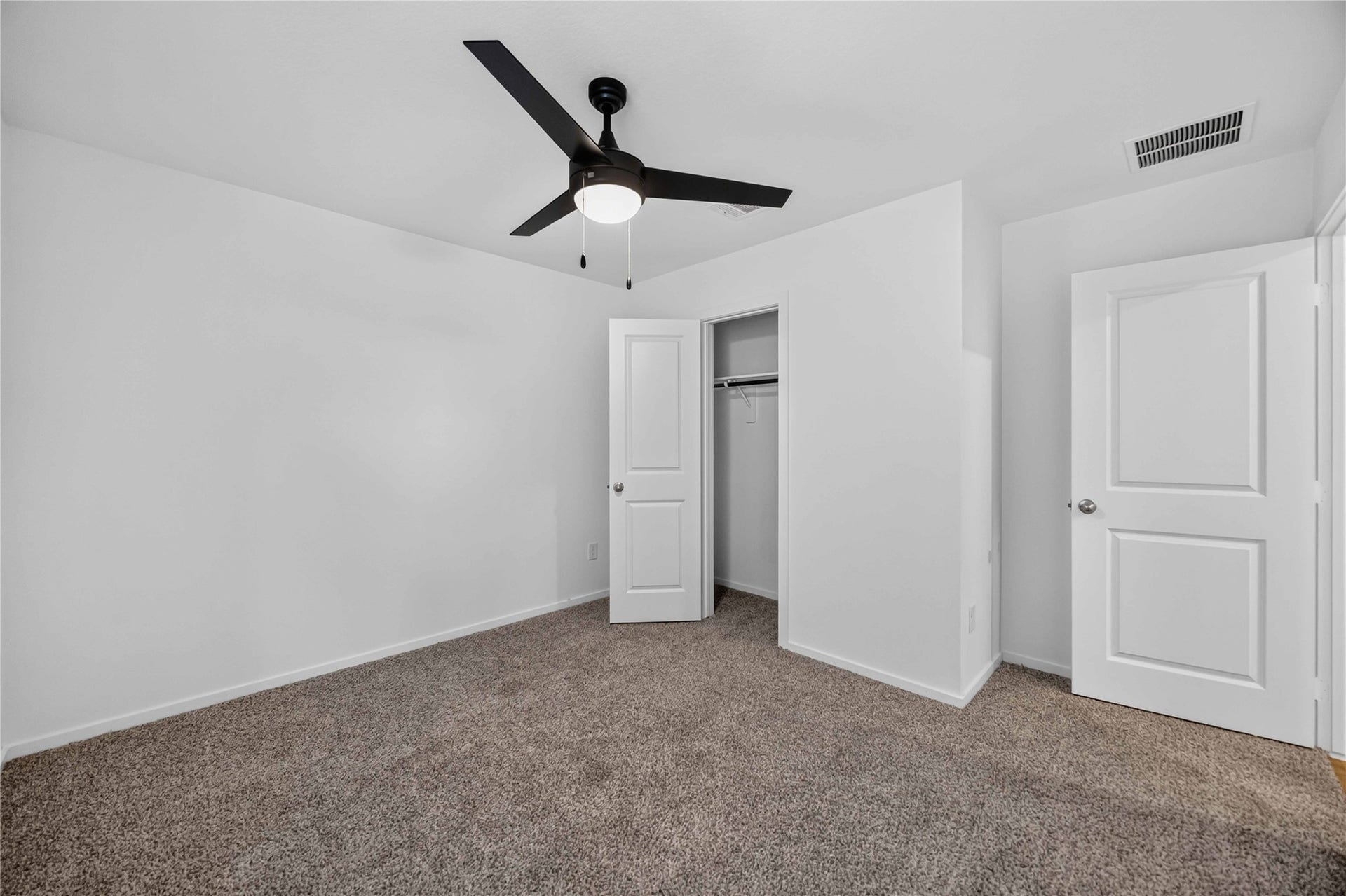 5212 Greengrass Willow Way, Houston, TX 77048 5212 Greengrass Willow Way, Houston, TX 77048