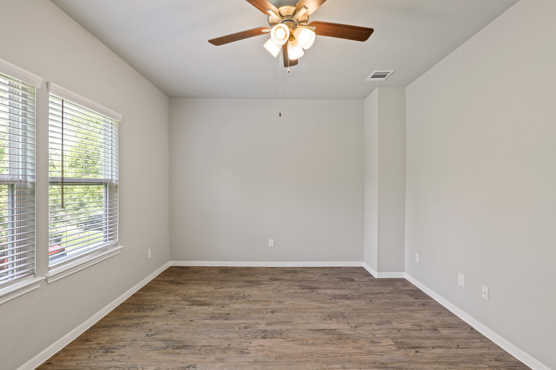 13502 Axel Lane, Houston, TX 77047 13502 Axel Lane, Houston, TX 77047
