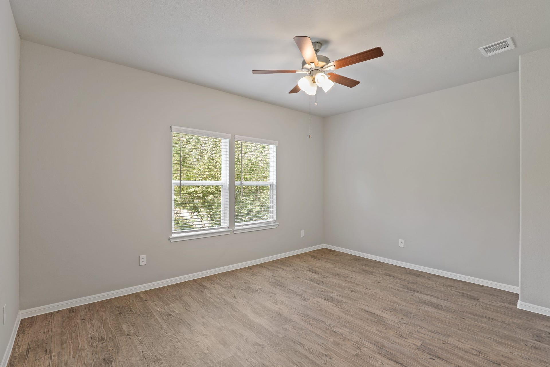 13502 Axel Lane, Houston, TX 77047 13502 Axel Lane, Houston, TX 77047