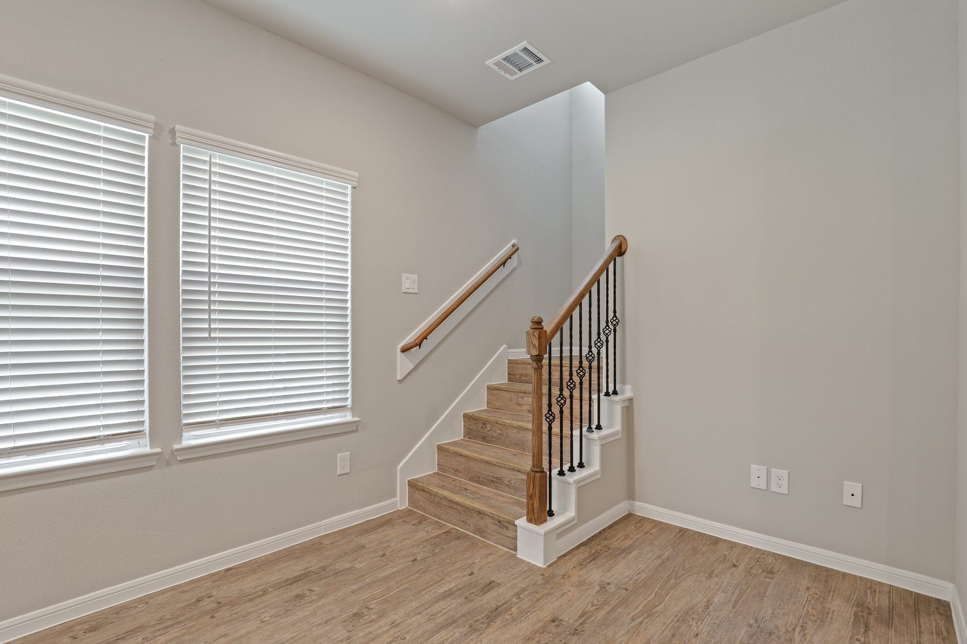 13502 Axel Lane, Houston, TX 77047 13502 Axel Lane, Houston, TX 77047